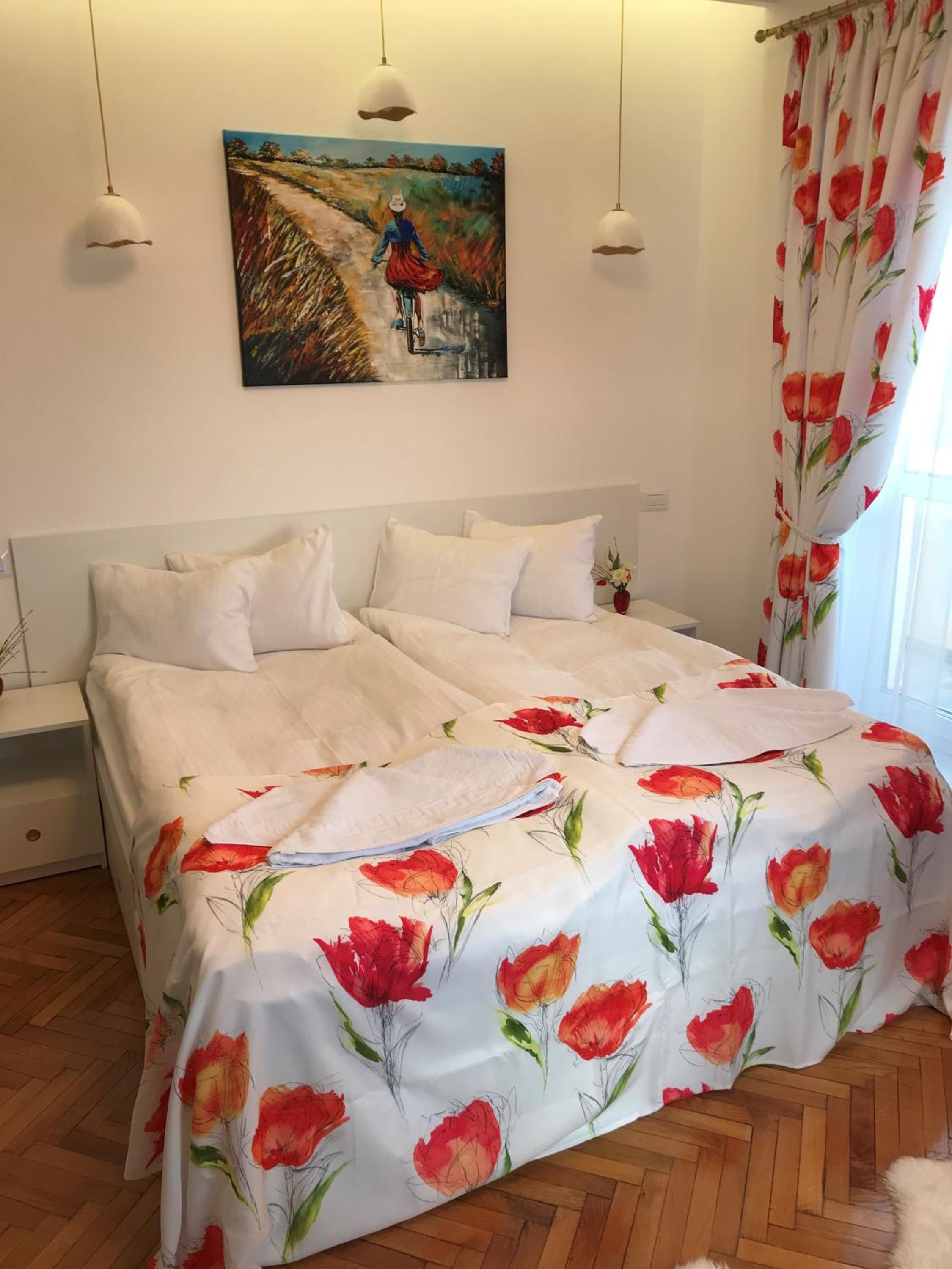 Apartment - Photo 2