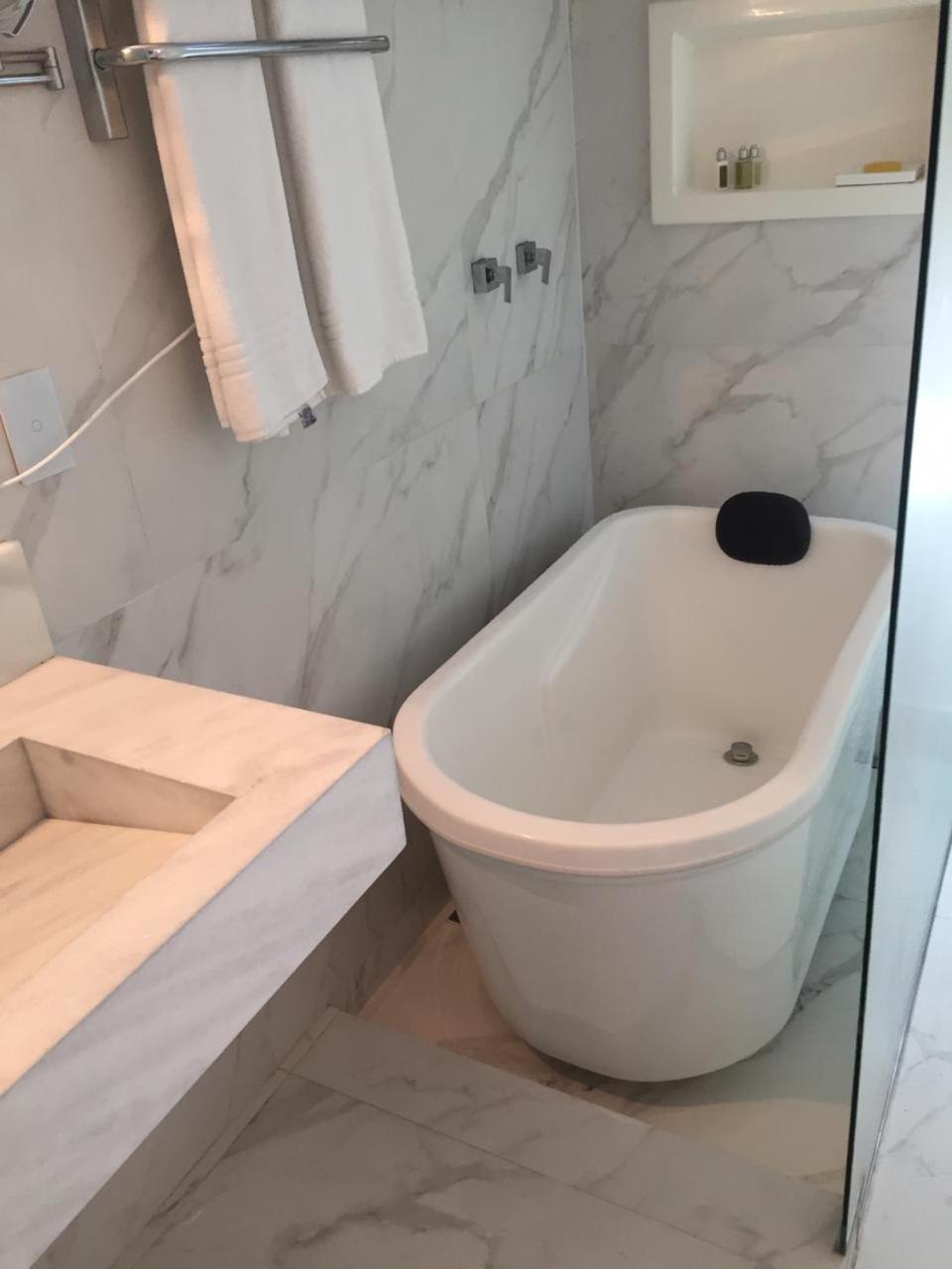 Deluxe Double Room with Bath - Photo 3