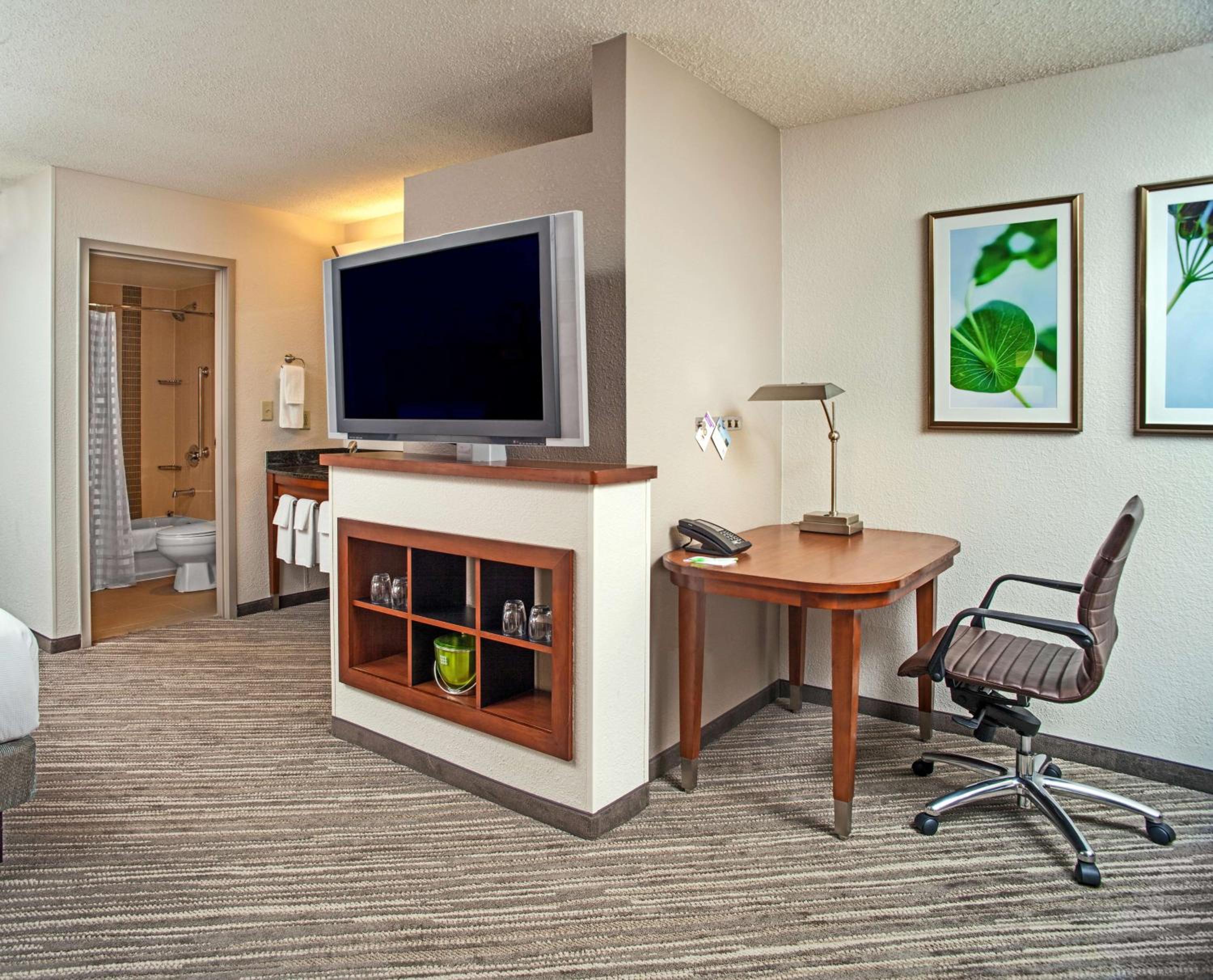 Double Room with Two Double Beds and Sofa Bed - Photo 5