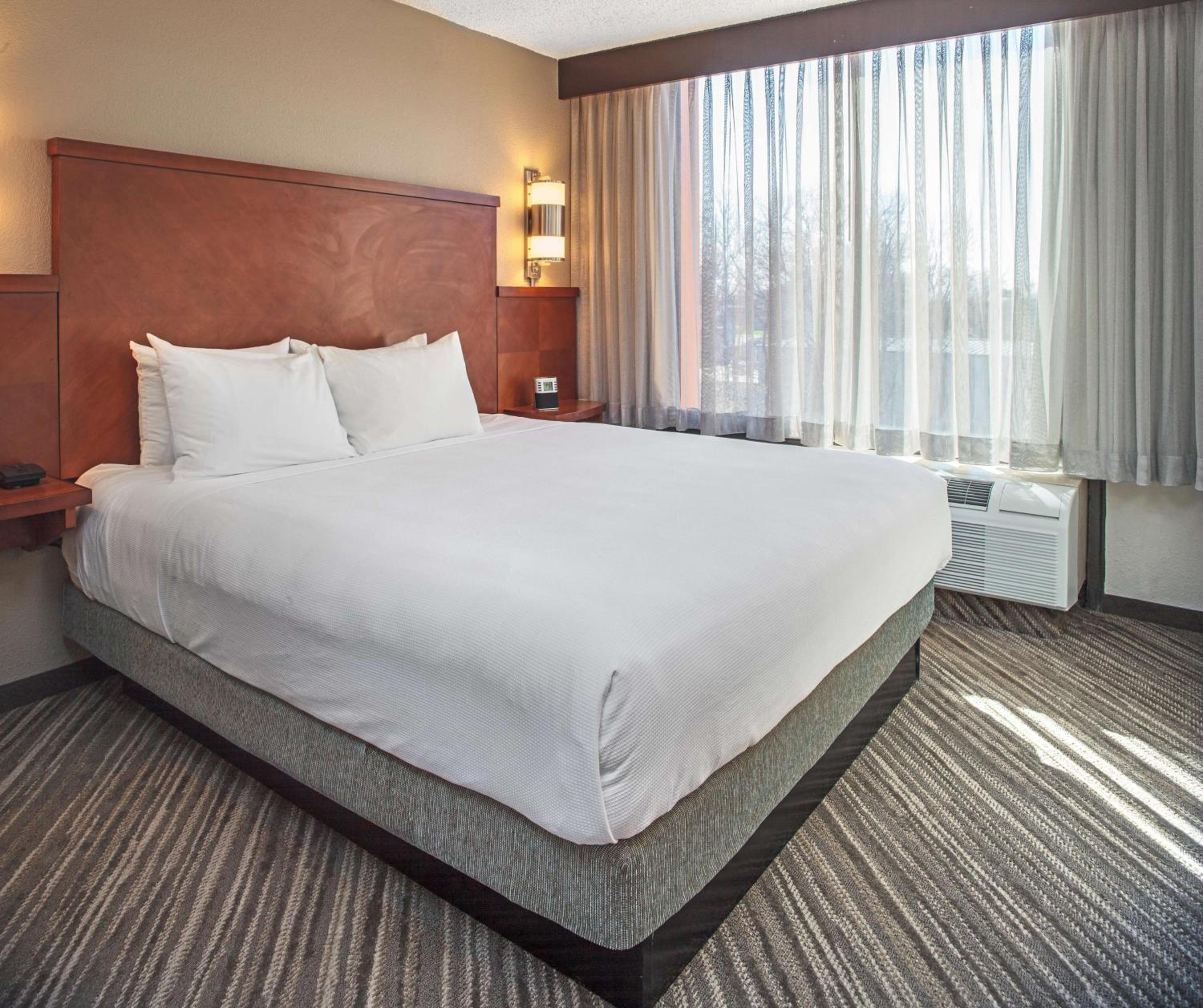 King Room with Sofa Bed - High Floor - Photo 1