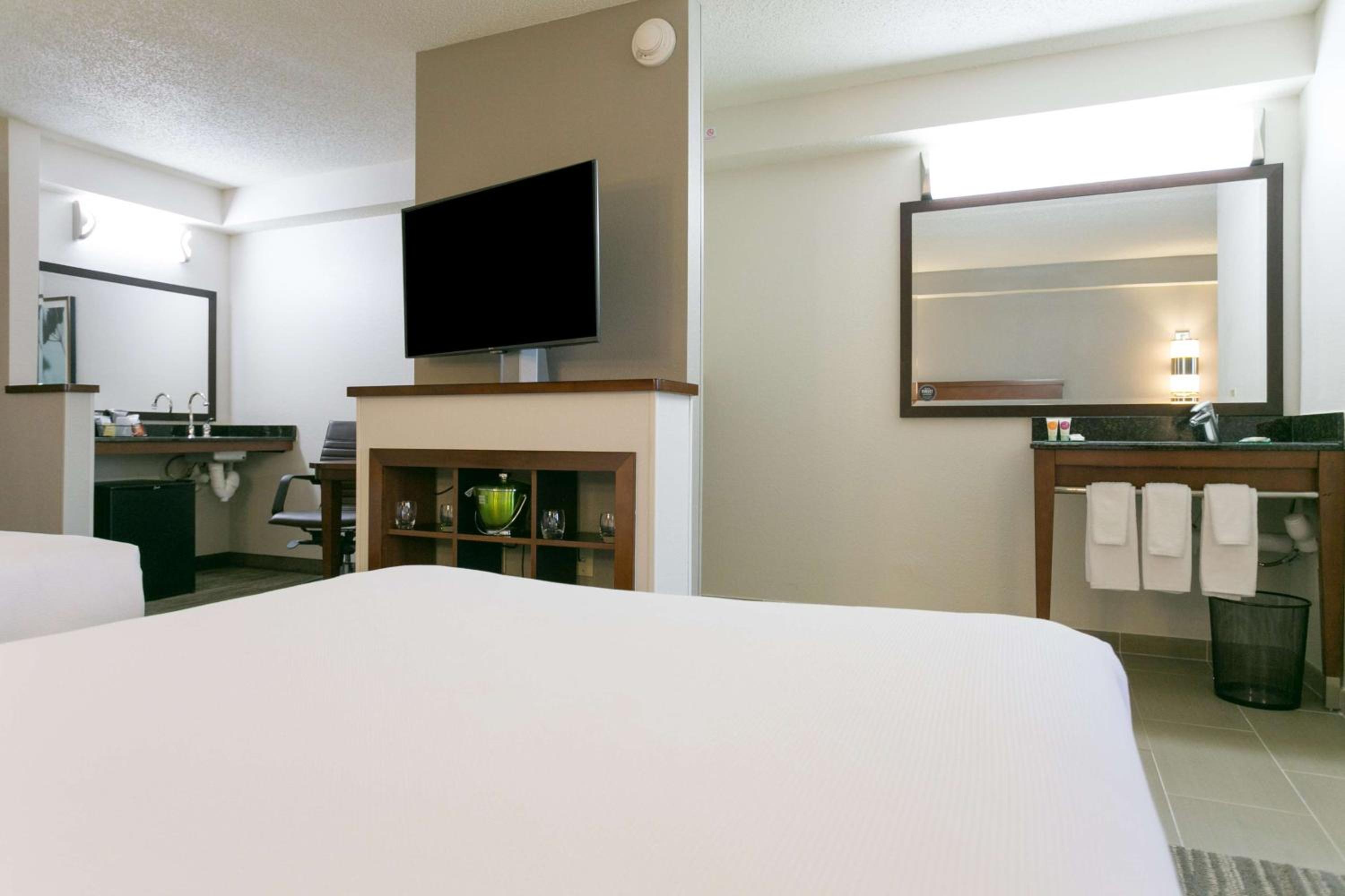 Double Room with Two Double Beds and Sofa Bed - Photo 1