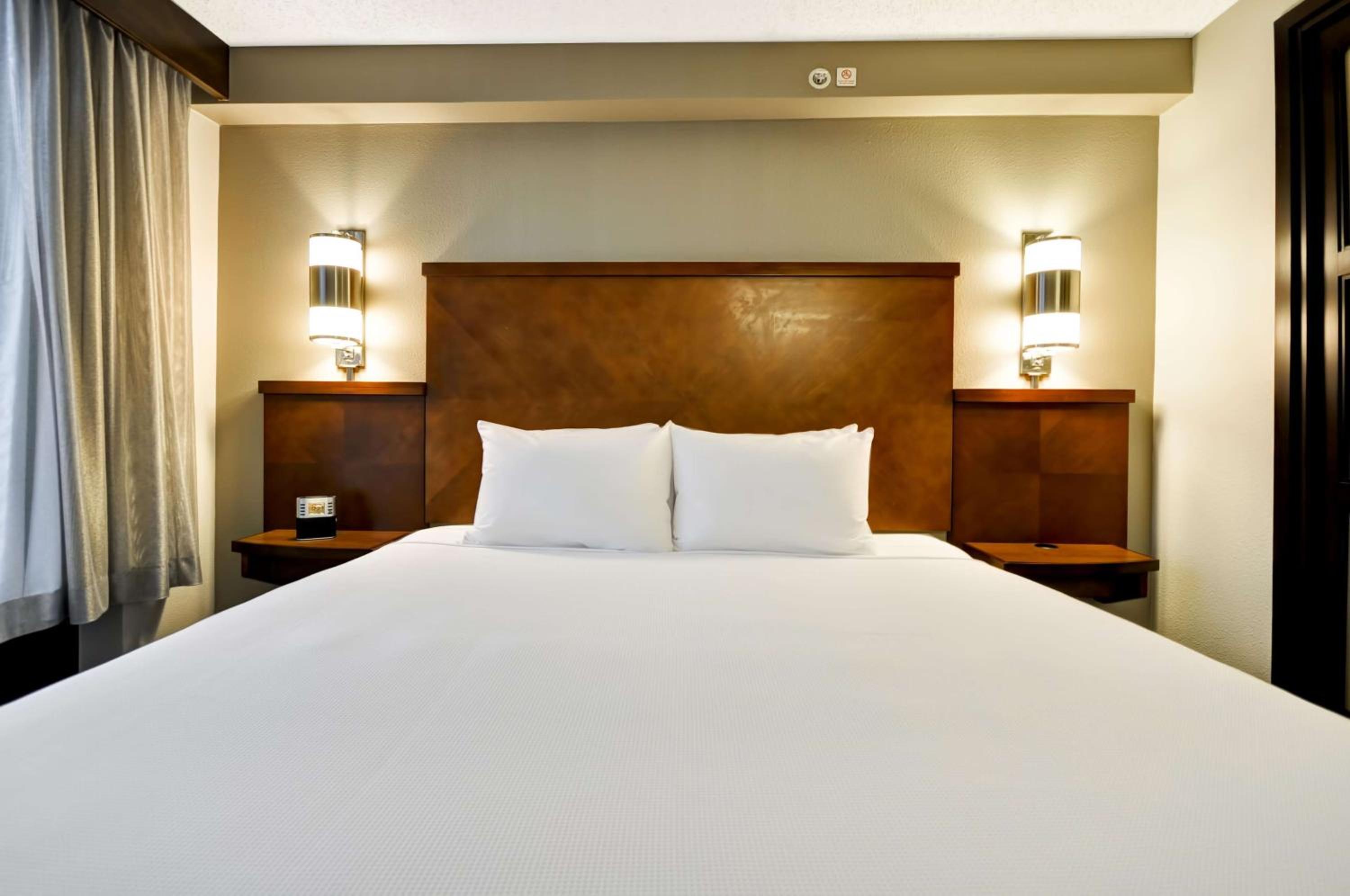 King Room with Sofa Bed - High Floor - Photo 2