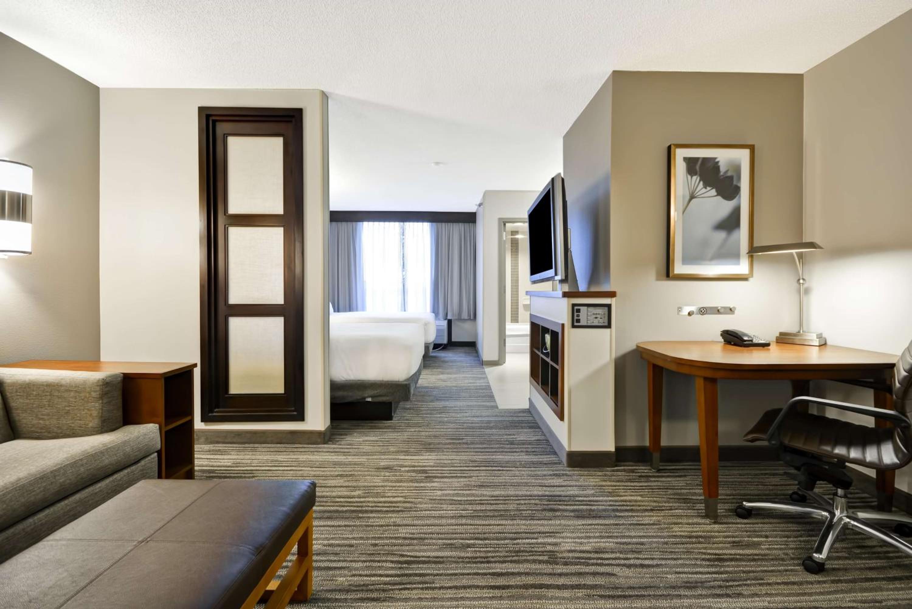 Double Room with Two Double Beds and Sofa Bed - Photo 3
