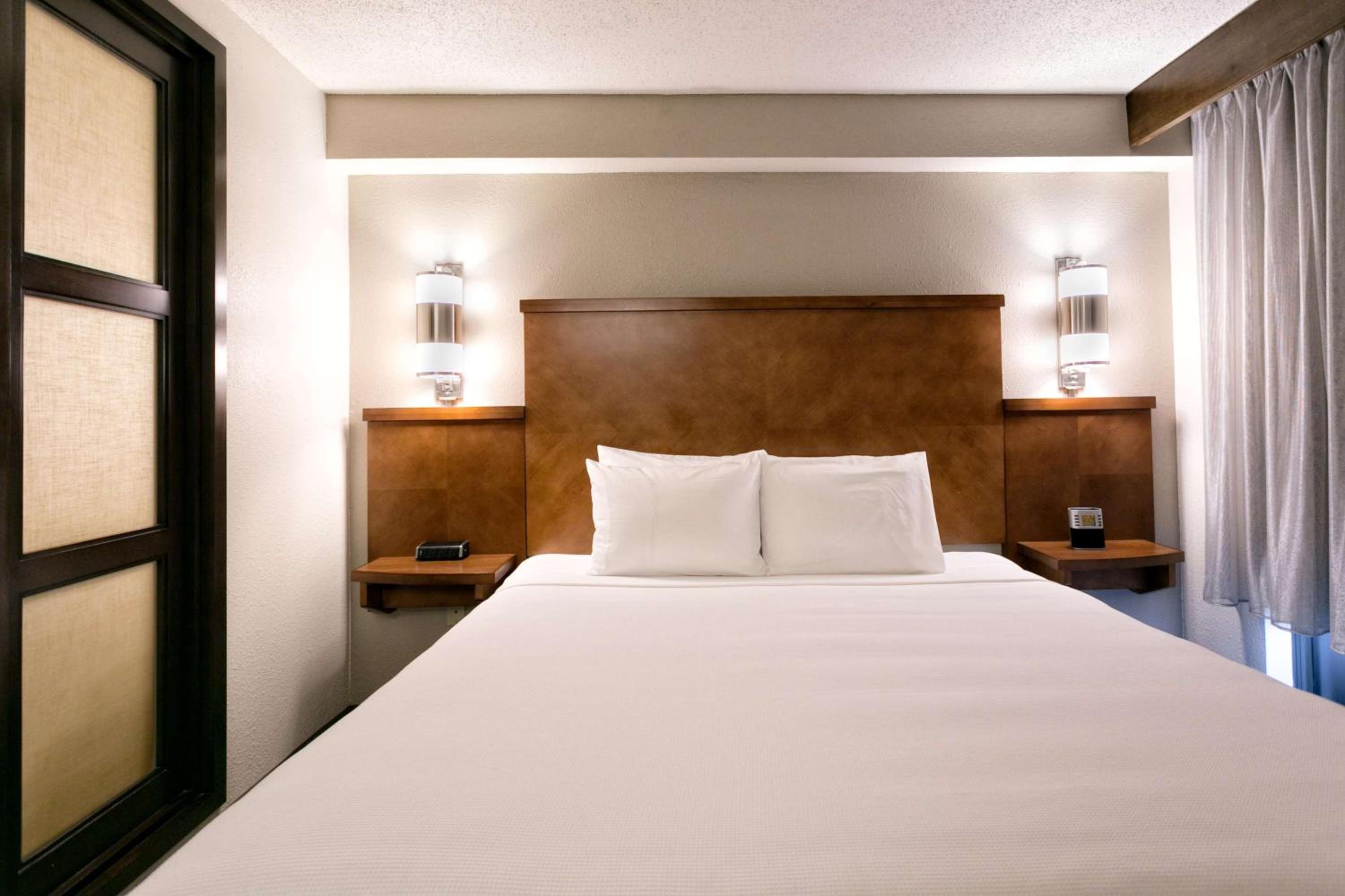King Room with Sofa Bed - High Floor - Photo 3