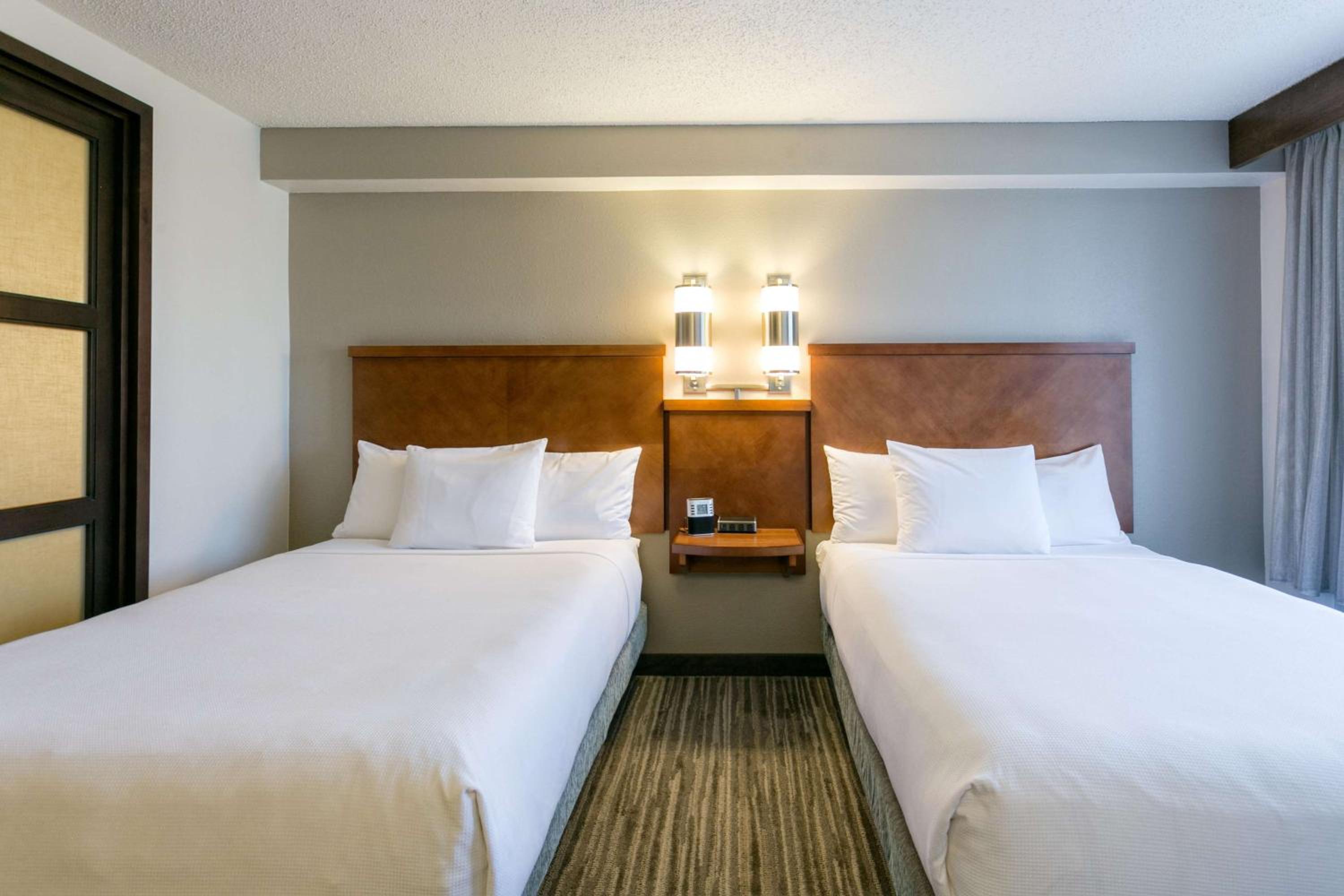 Double Room with Two Double Beds and Sofa Bed - Photo 12
