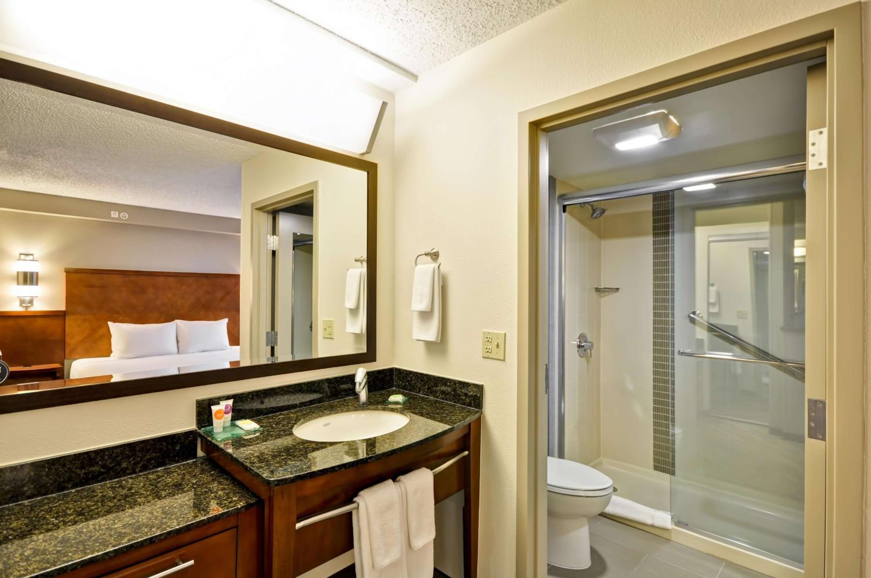 King Room with Sofa Bed - High Floor - Photo 12