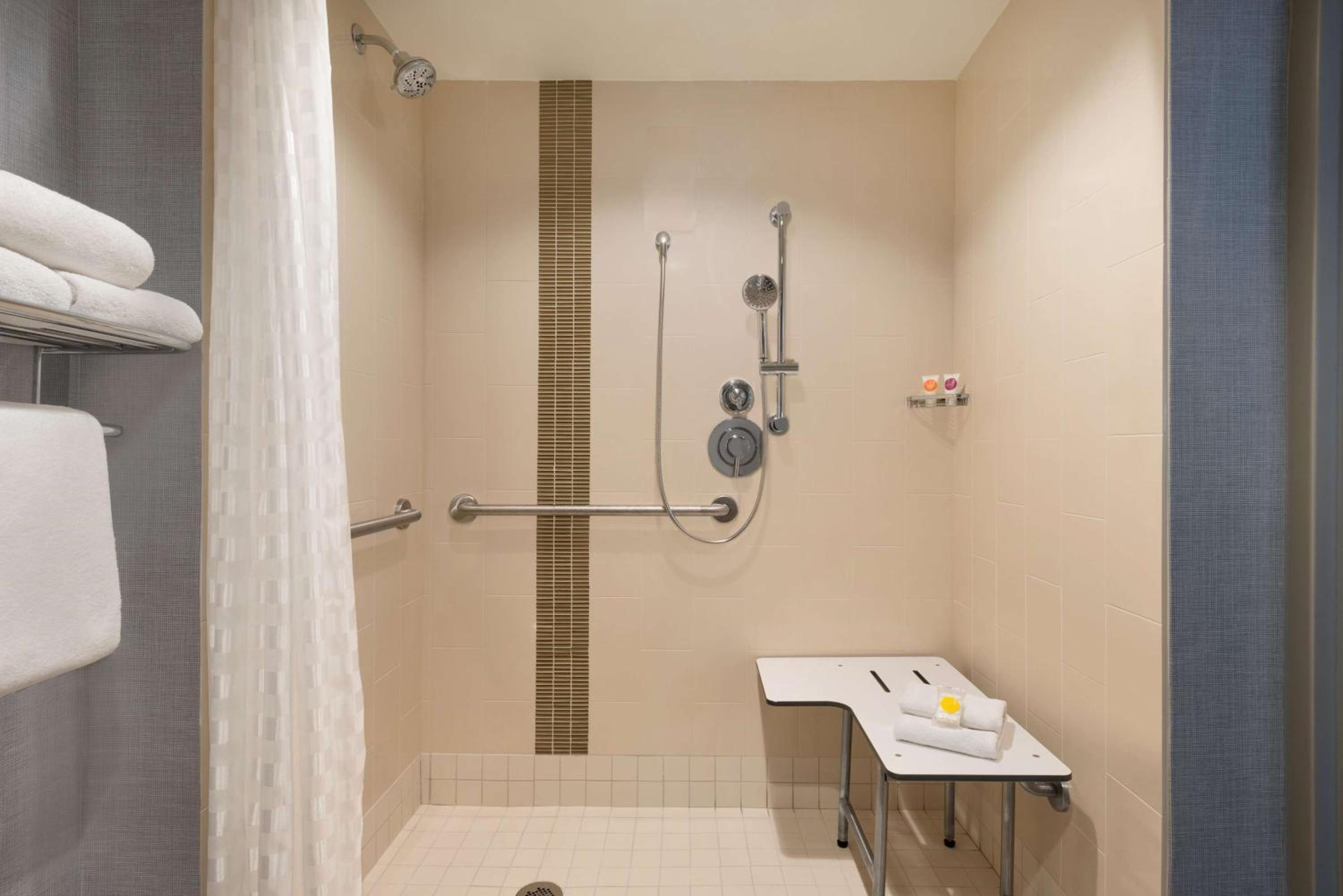 Double Room with Two Double Beds with Sofa and Roll-In Shower - Disability Access - Photo 4