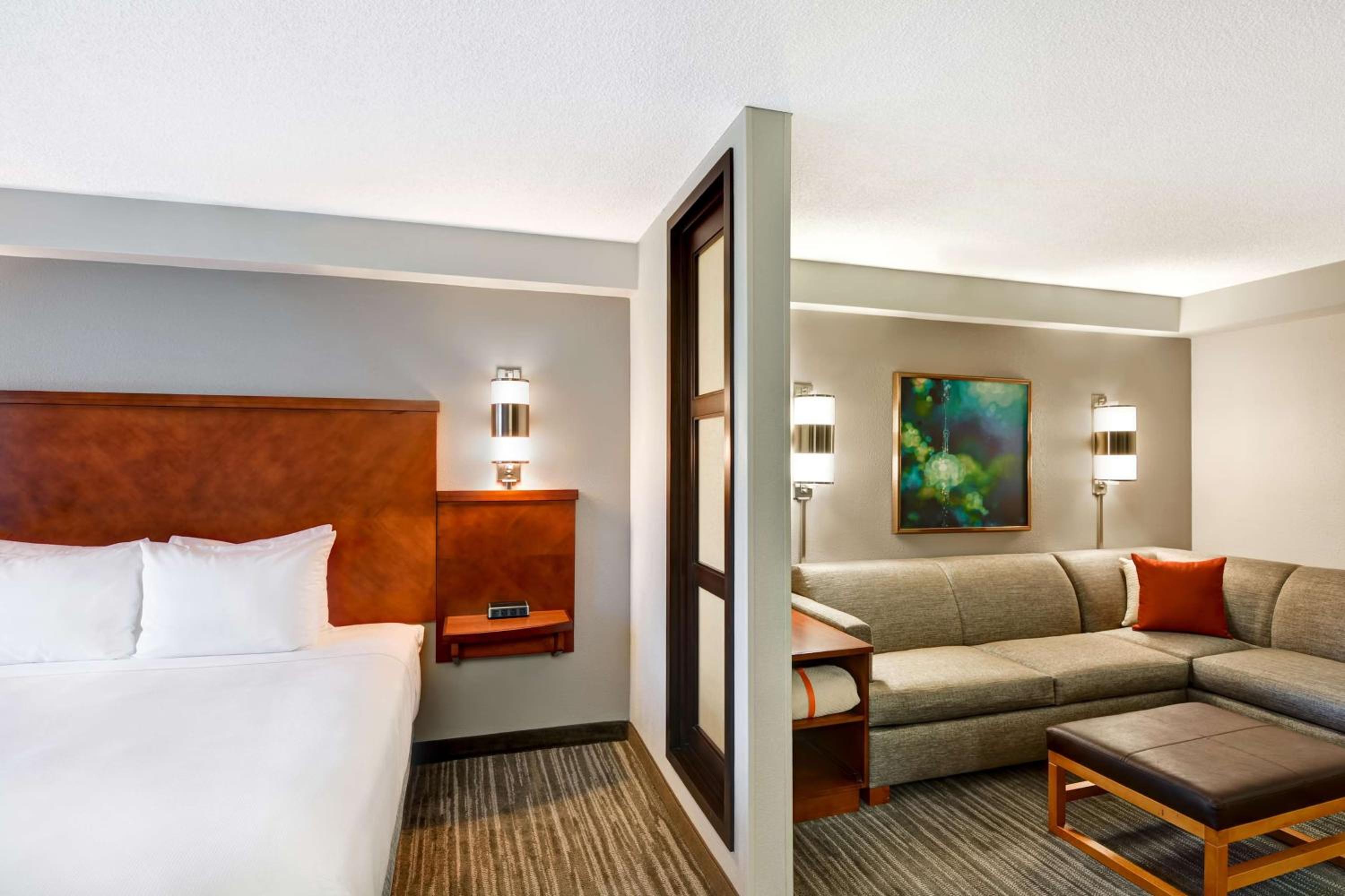 Double Room with Two Double Beds and Sofa Bed - Photo 5