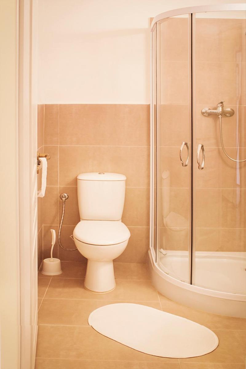 Double or Twin Room - Photo 5