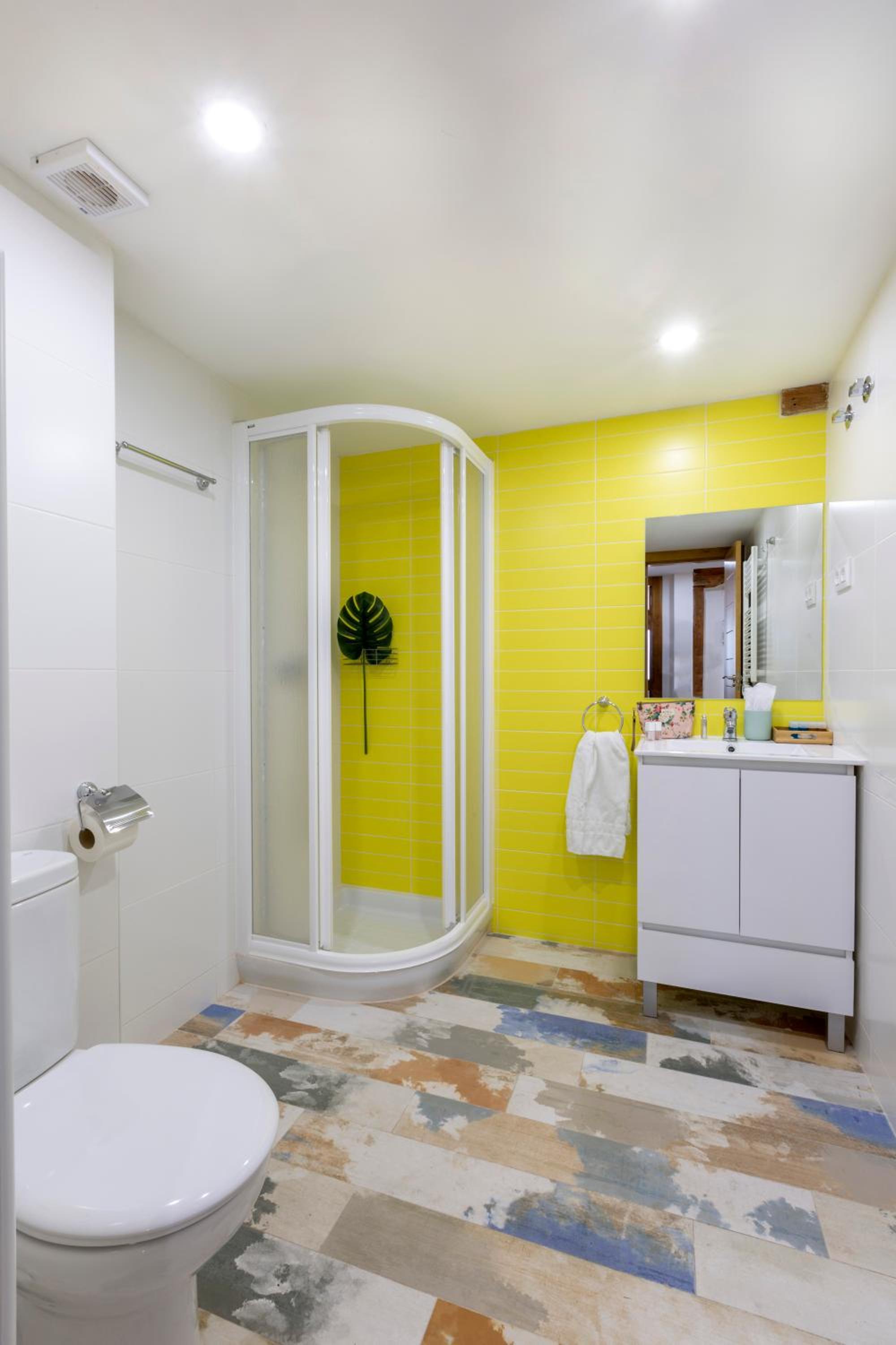 Studio Apartment - Photo 8