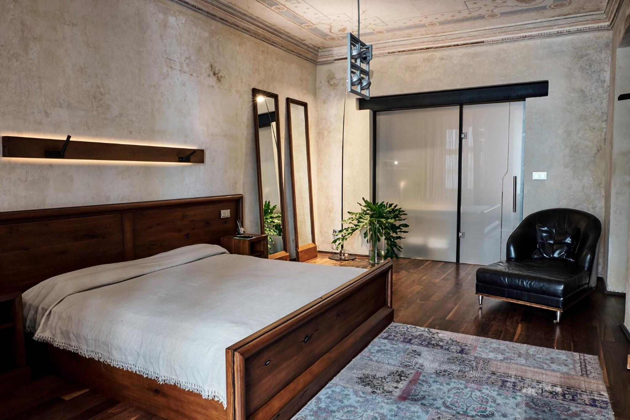 Luxury Suite - Photo 3
