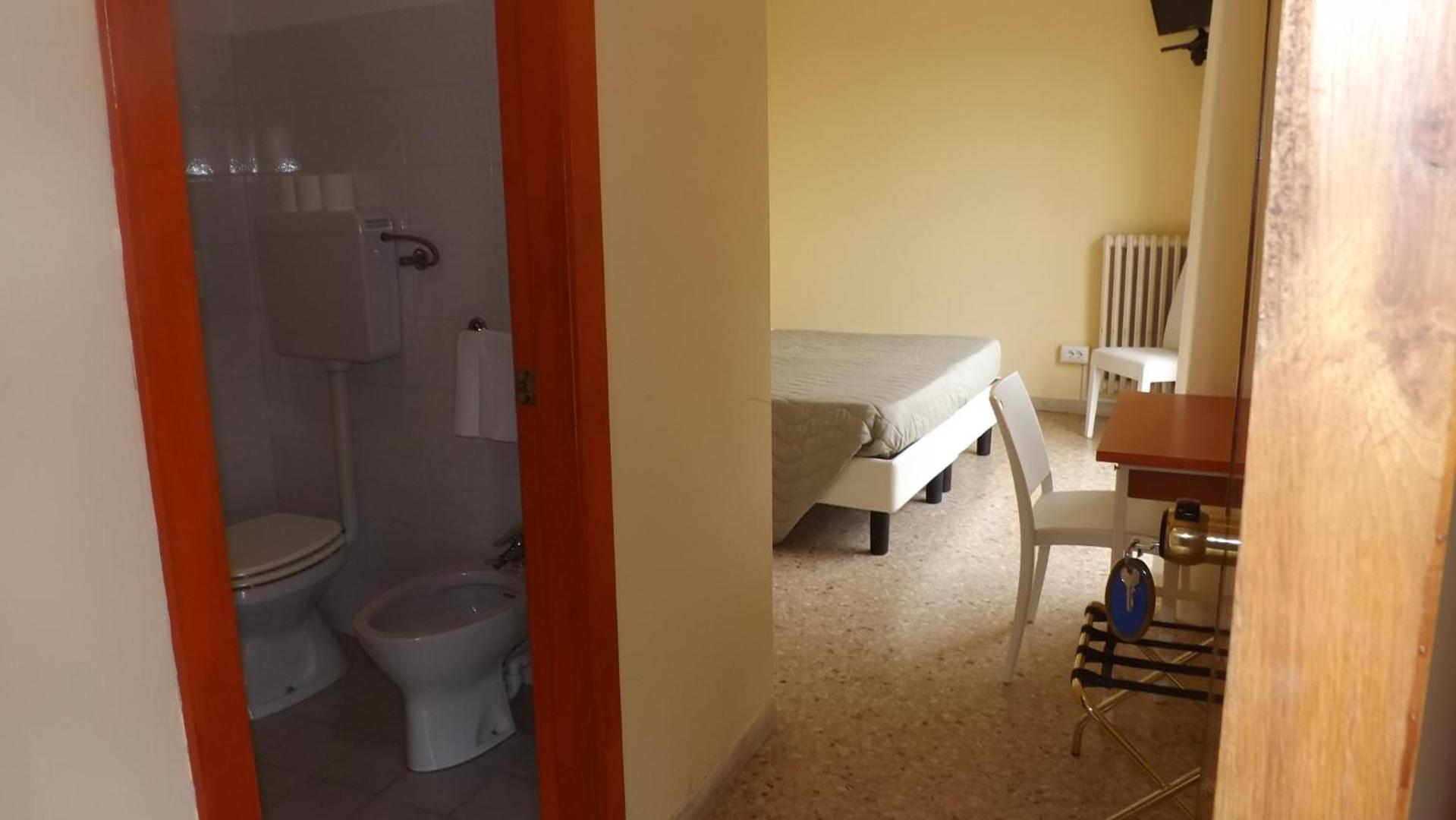 Large Single Room photo 2