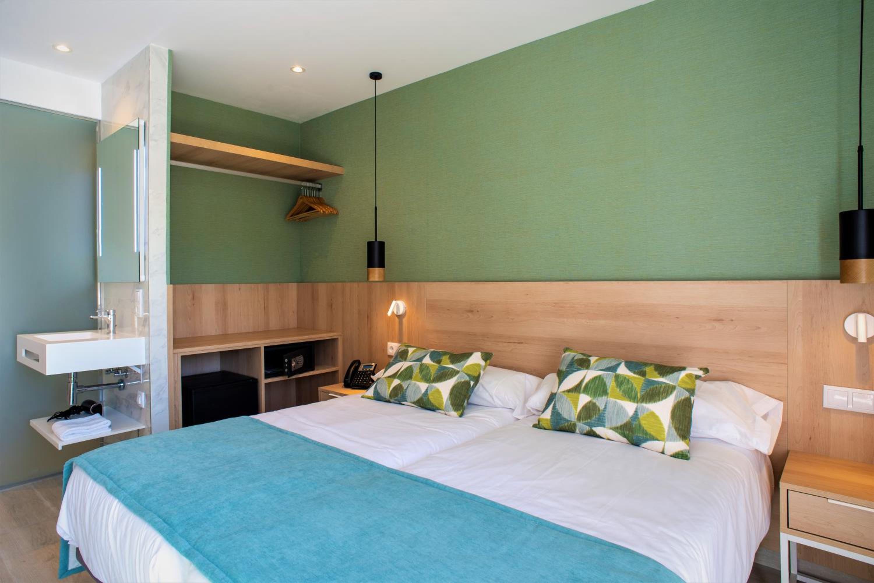 Standard Double Room - Photo 1