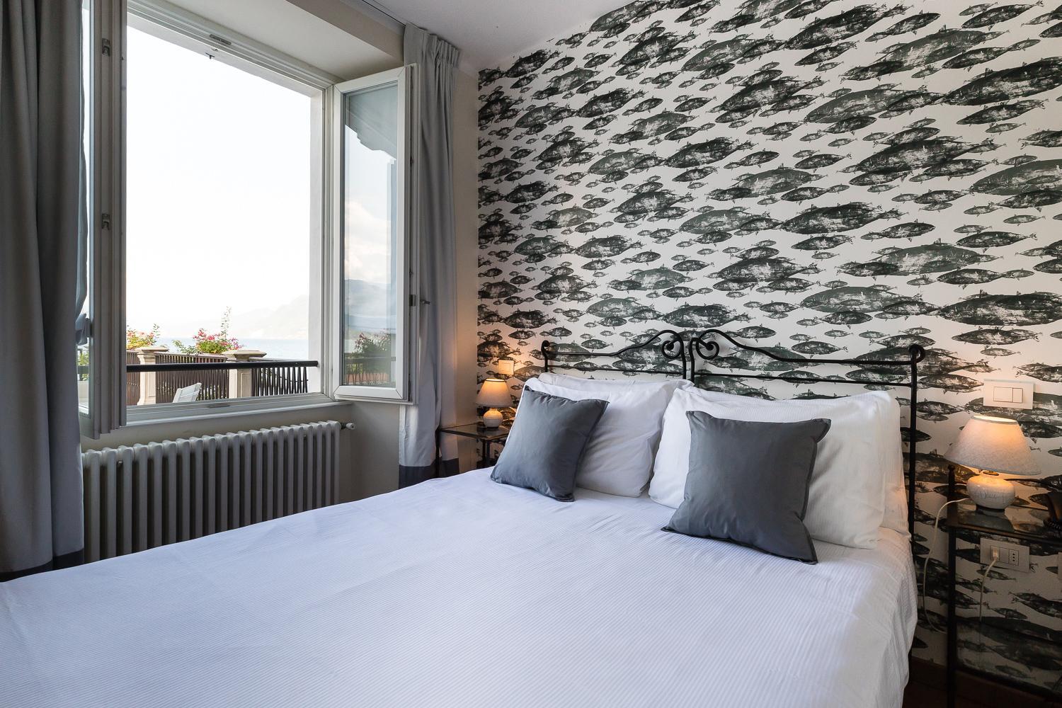 Double Room with Terrace and Lake View - Photo 2