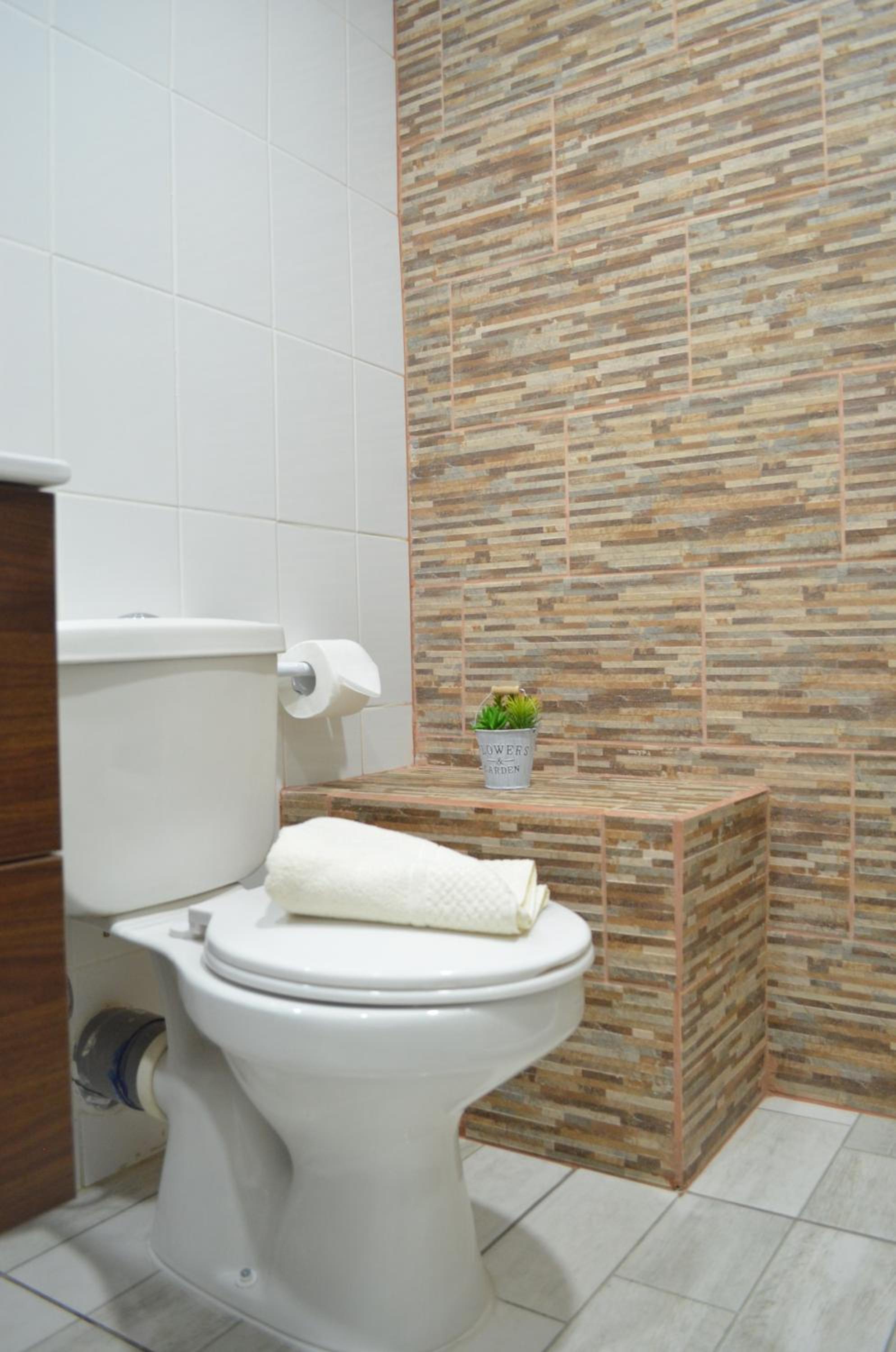 Twin Room with Private External Bathroom photo 2