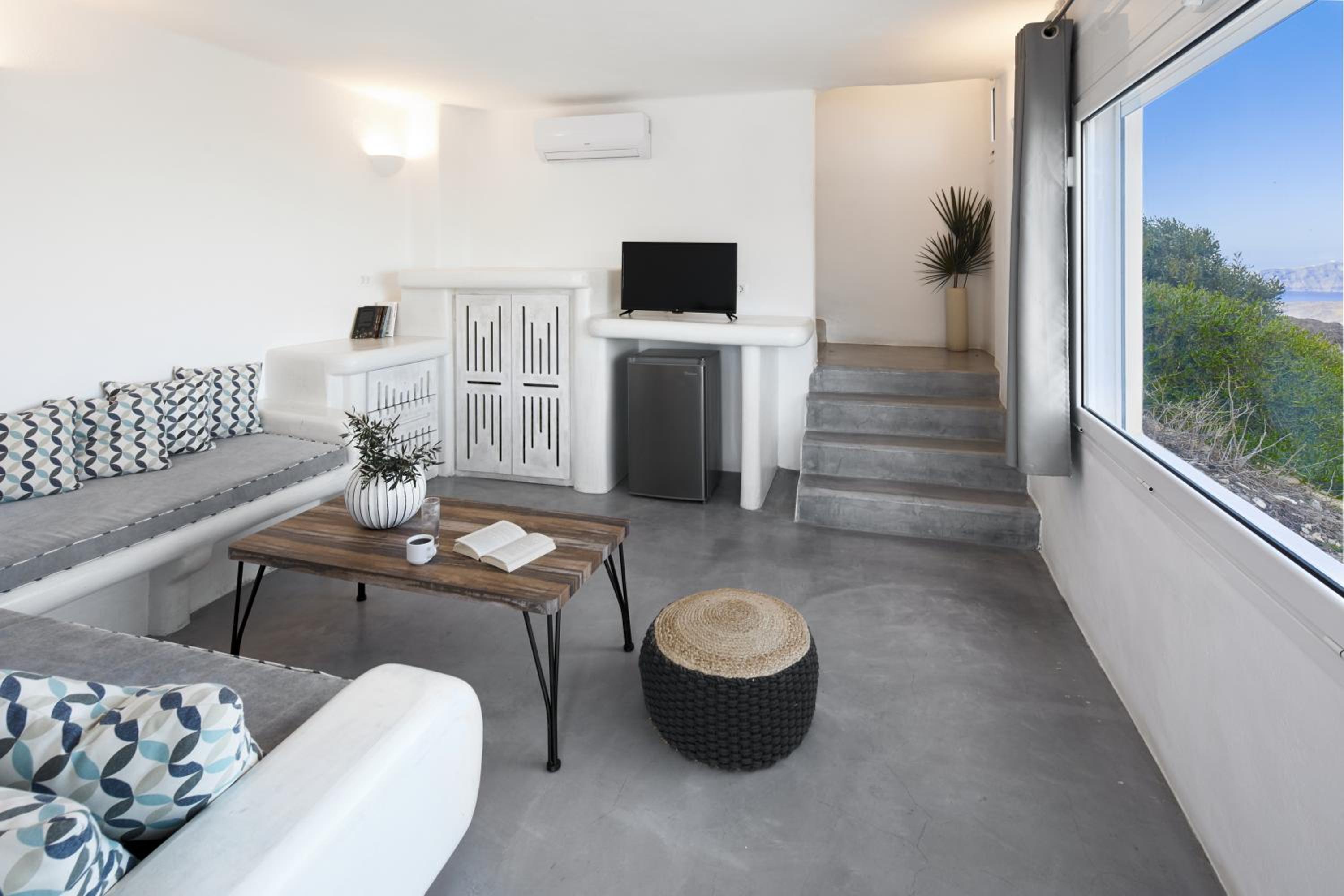 Grand Maisonette Caldera View - Photo 4