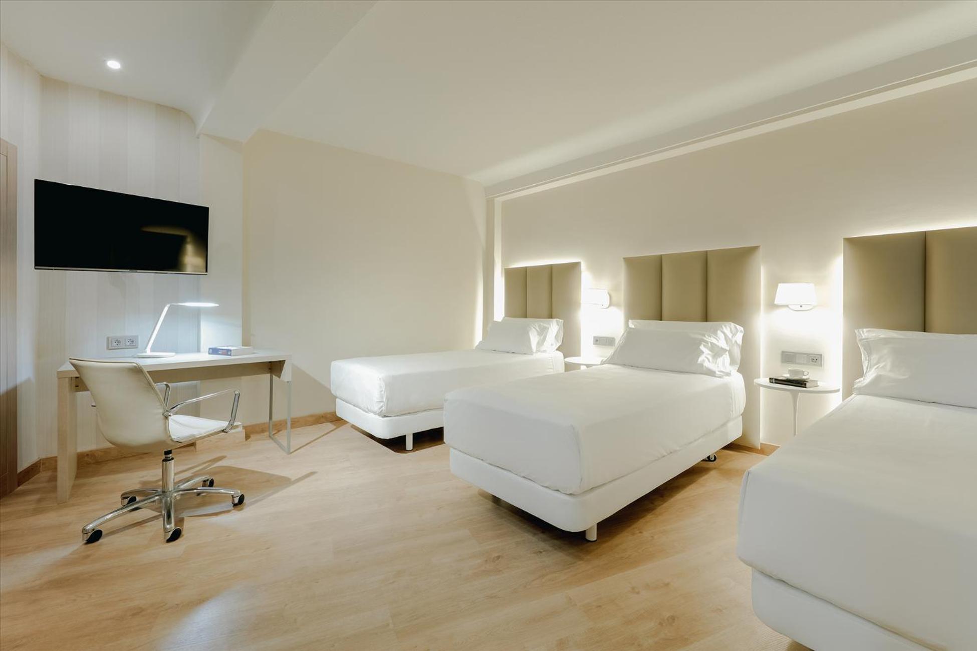 Standard Triple Room - Photo 5