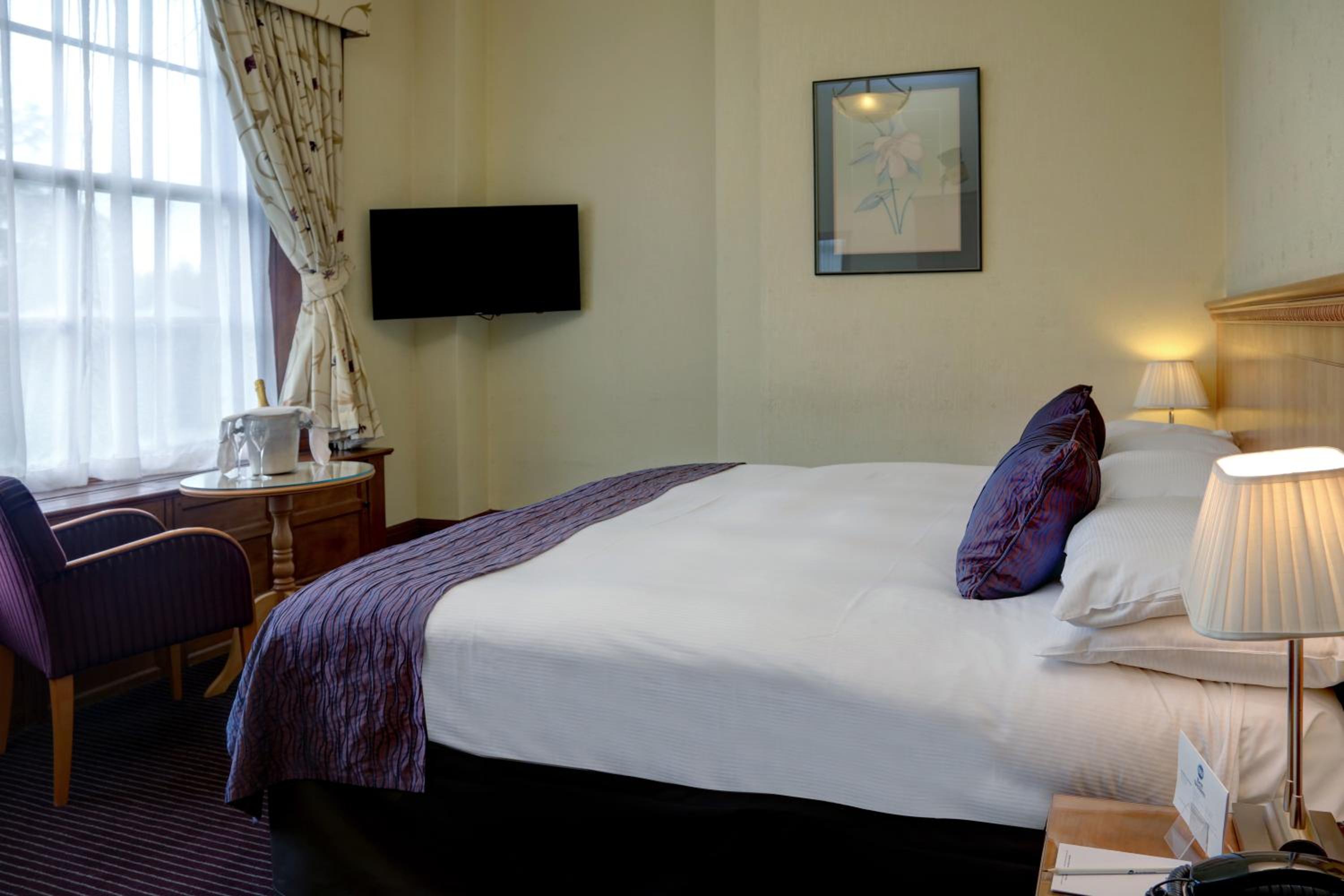 Deluxe Room - Photo 9