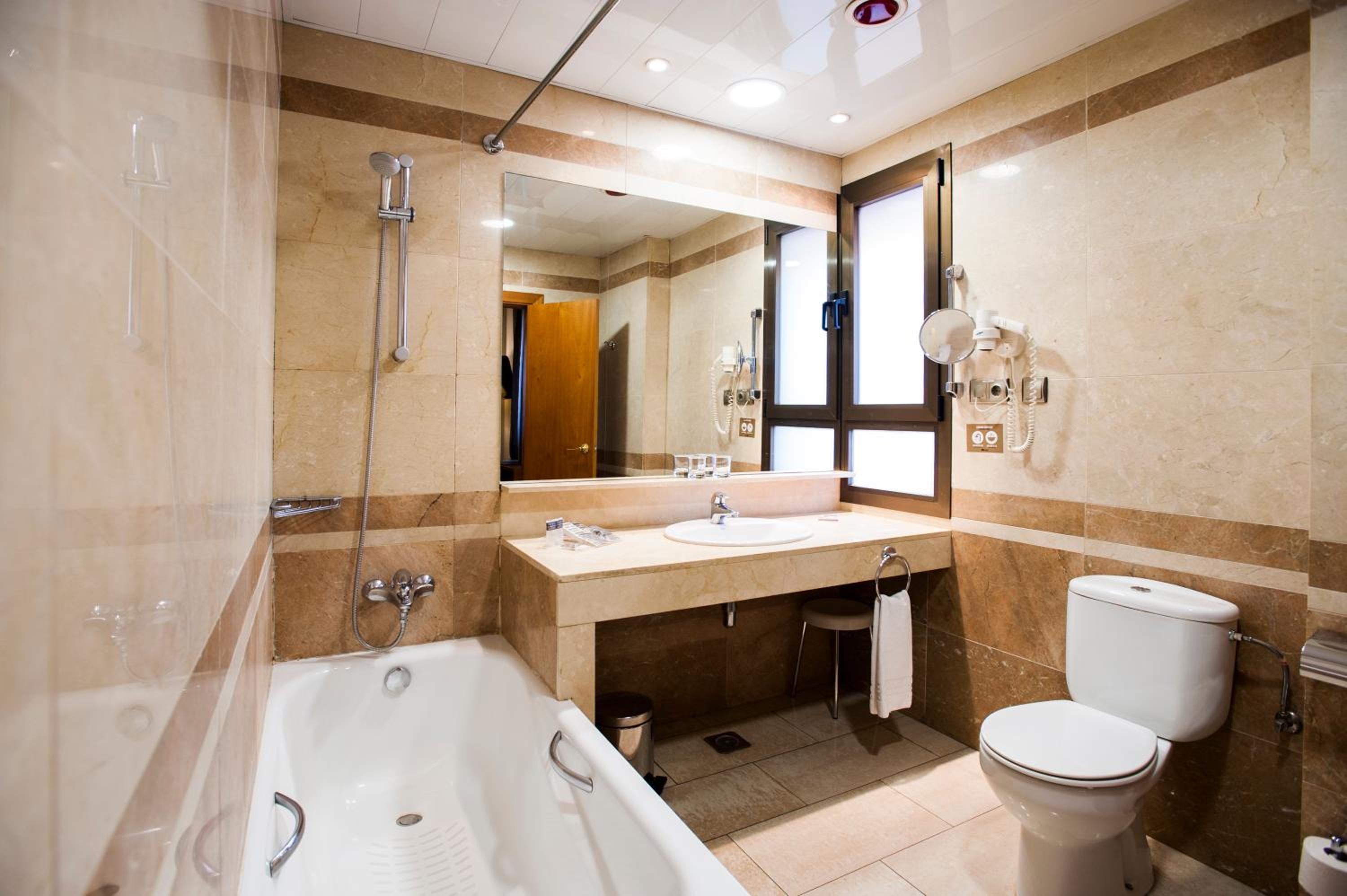Double or Twin Room photo 3