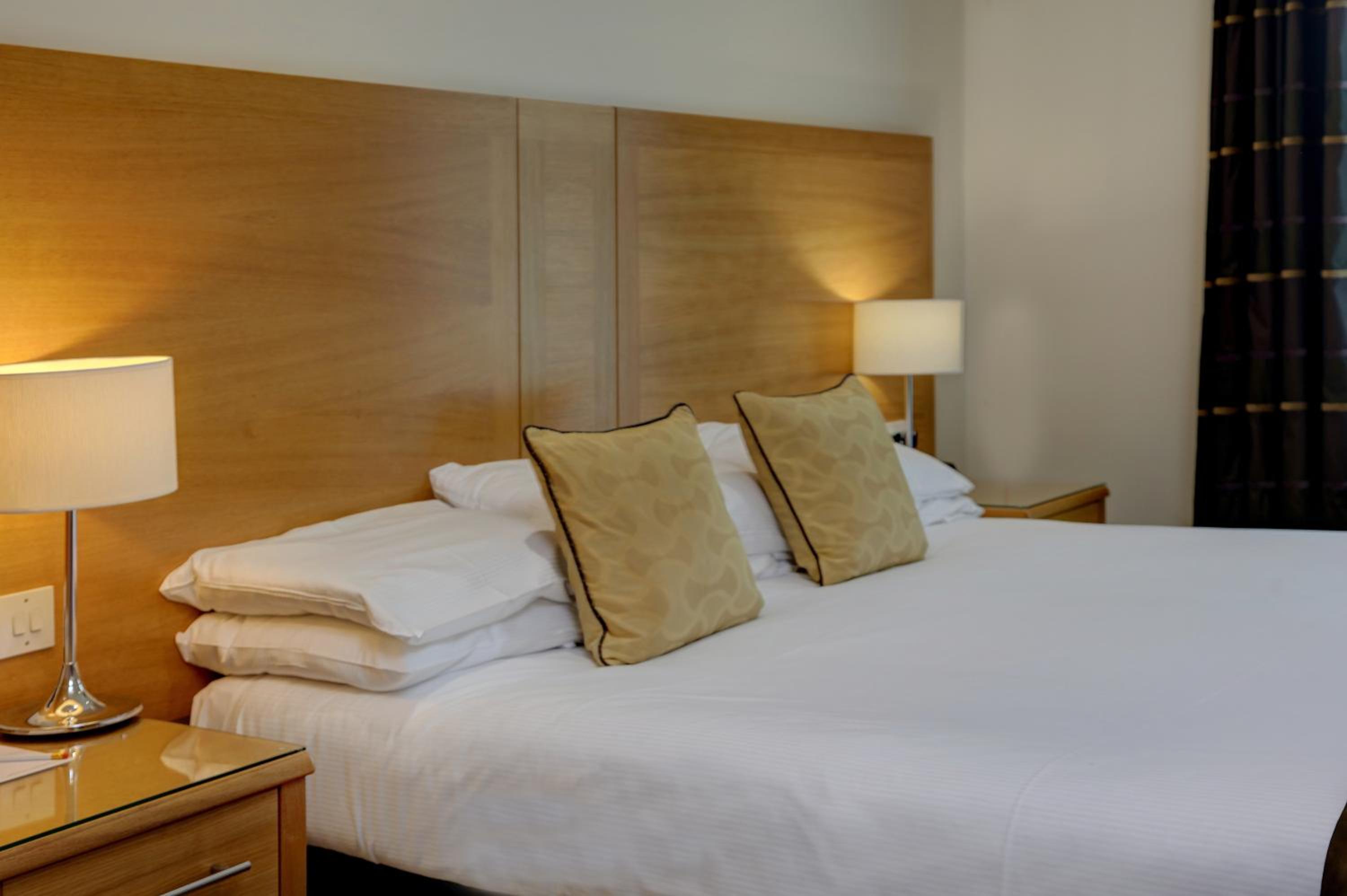 Deluxe Room - Photo 13