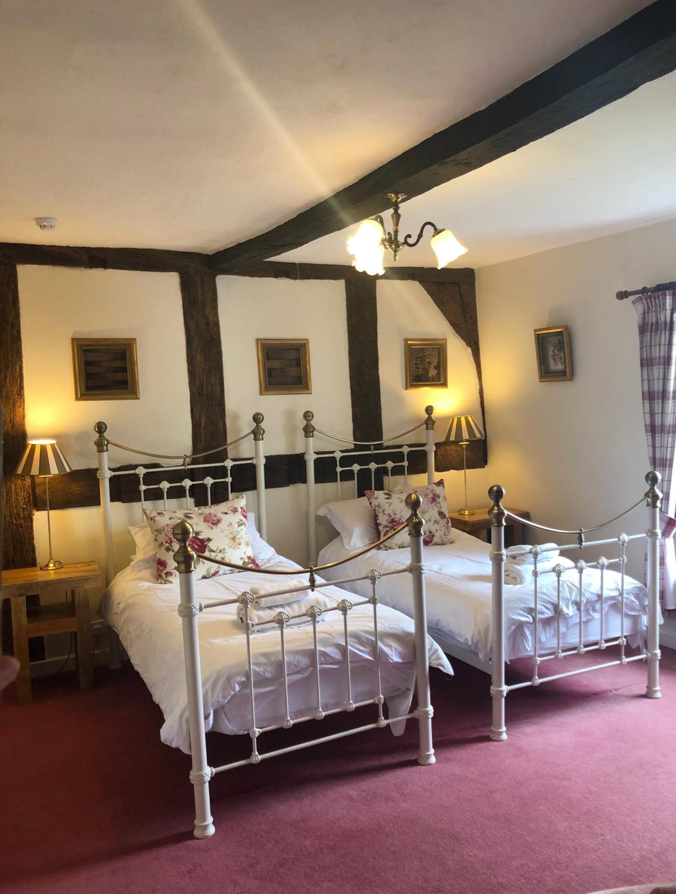 Deluxe Twin Room - Photo 4