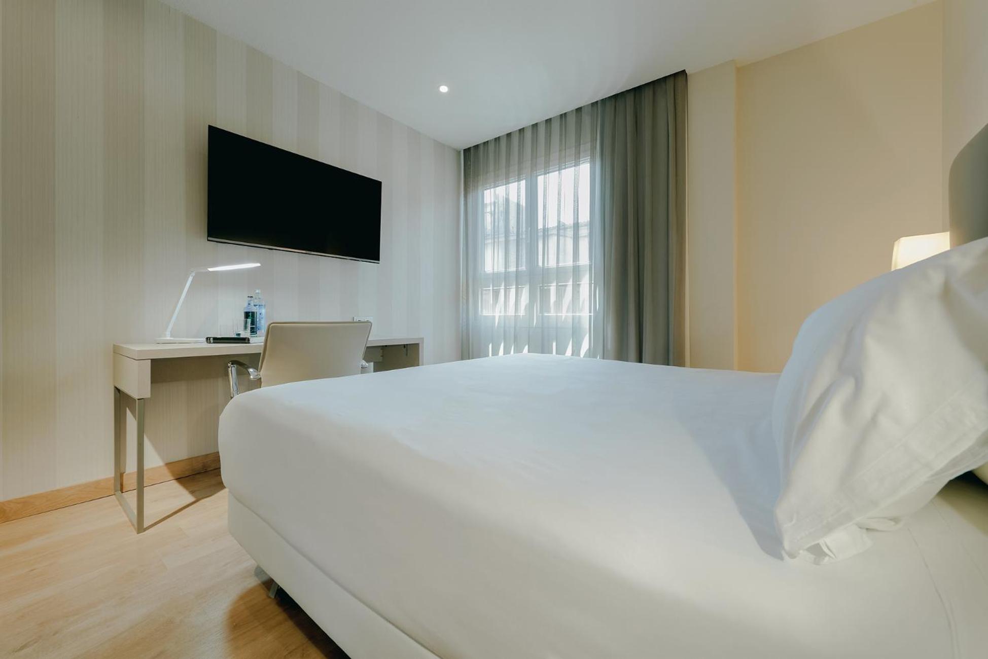Superior Double or Twin Room - Photo 3