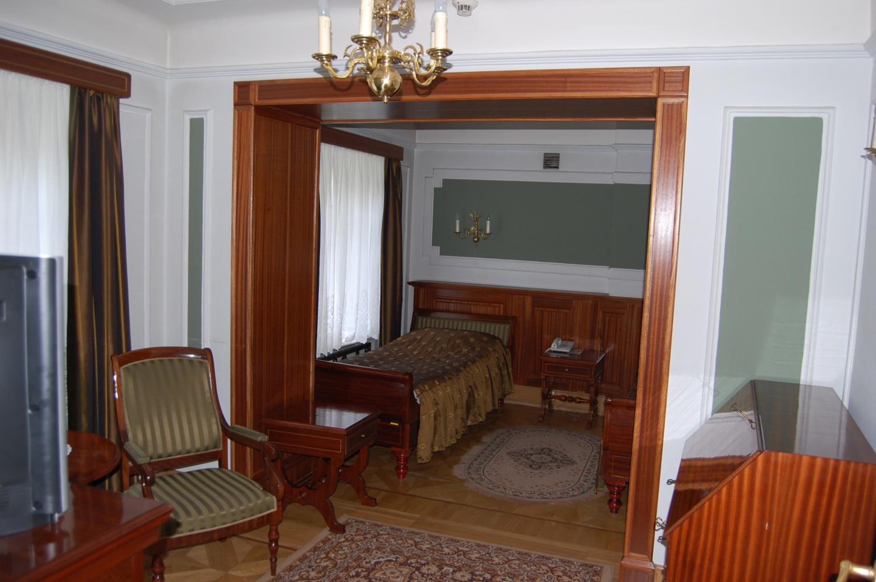 Twin Room - Photo 10