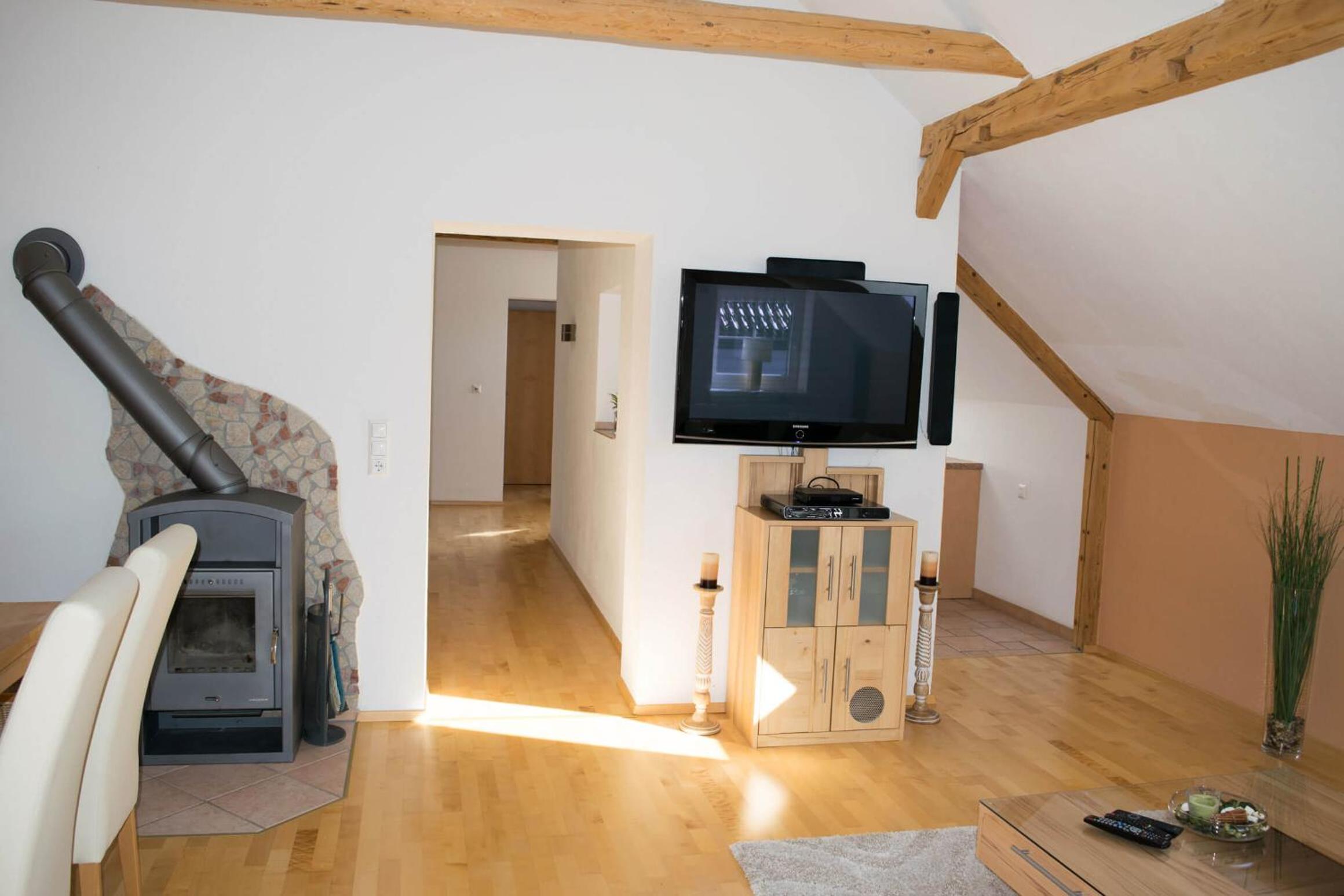 Three-Bedroom Apartment with Balcony photo 2