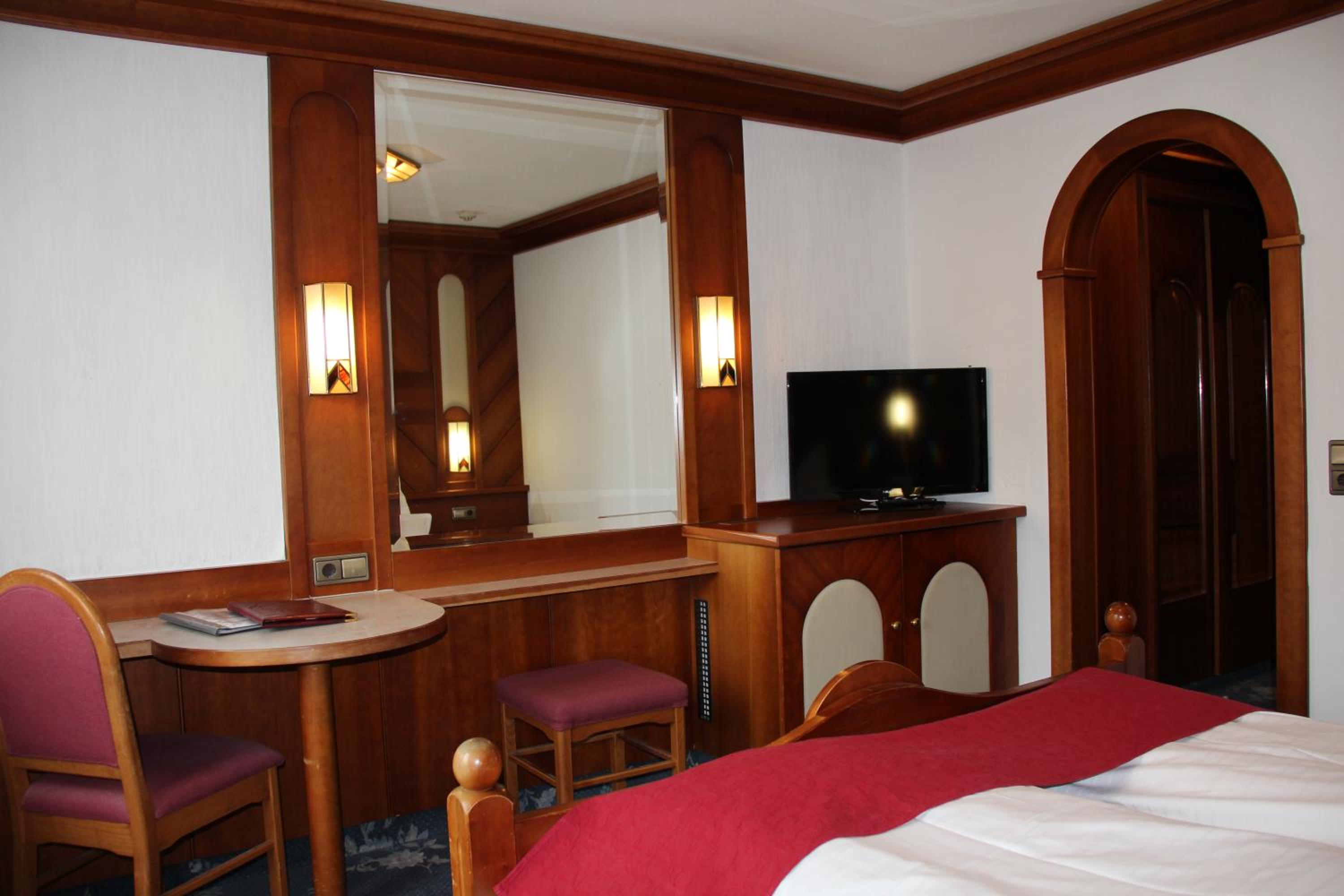 Standard Double Room - Photo 19