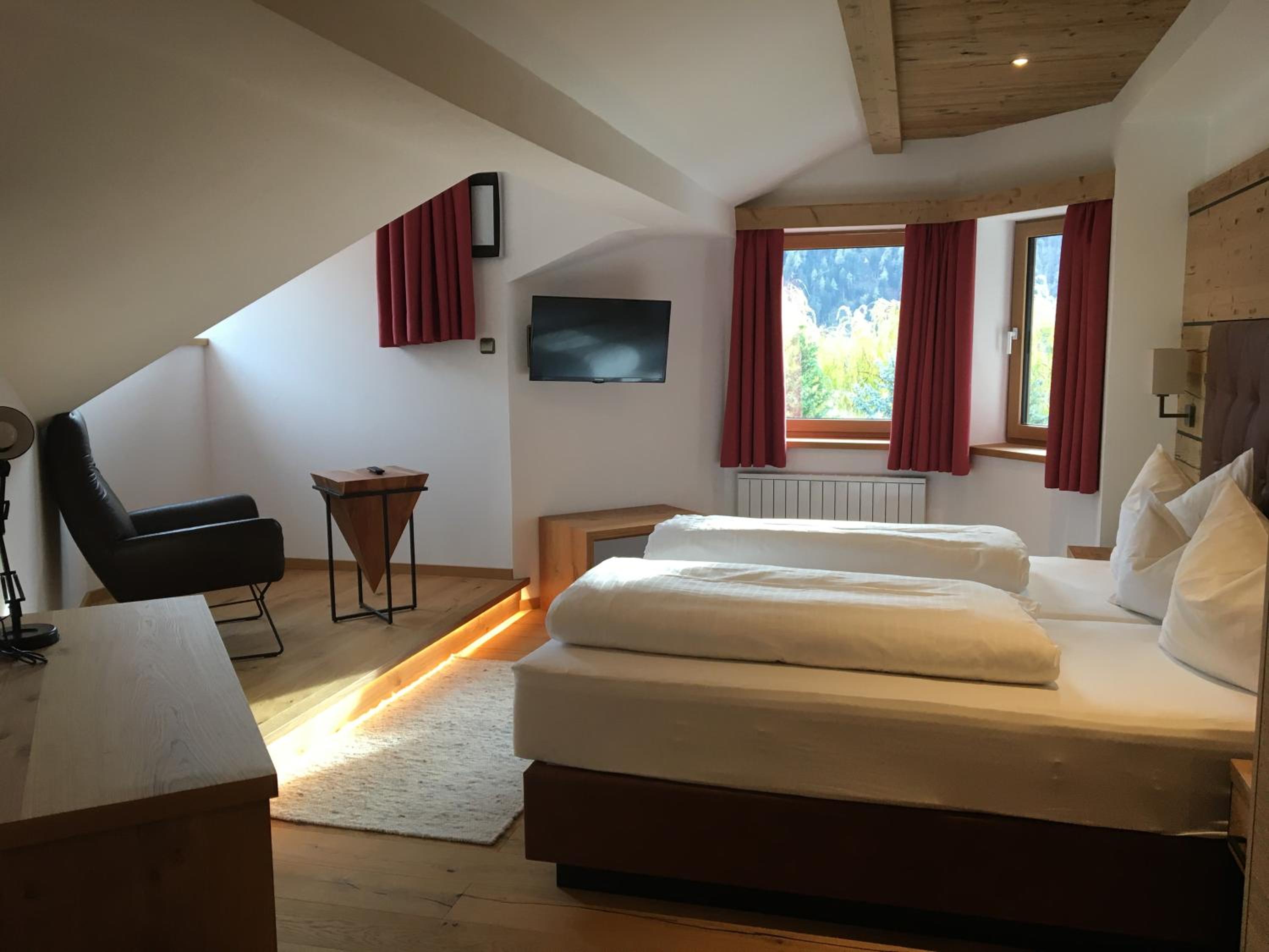 Suite - Photo 50