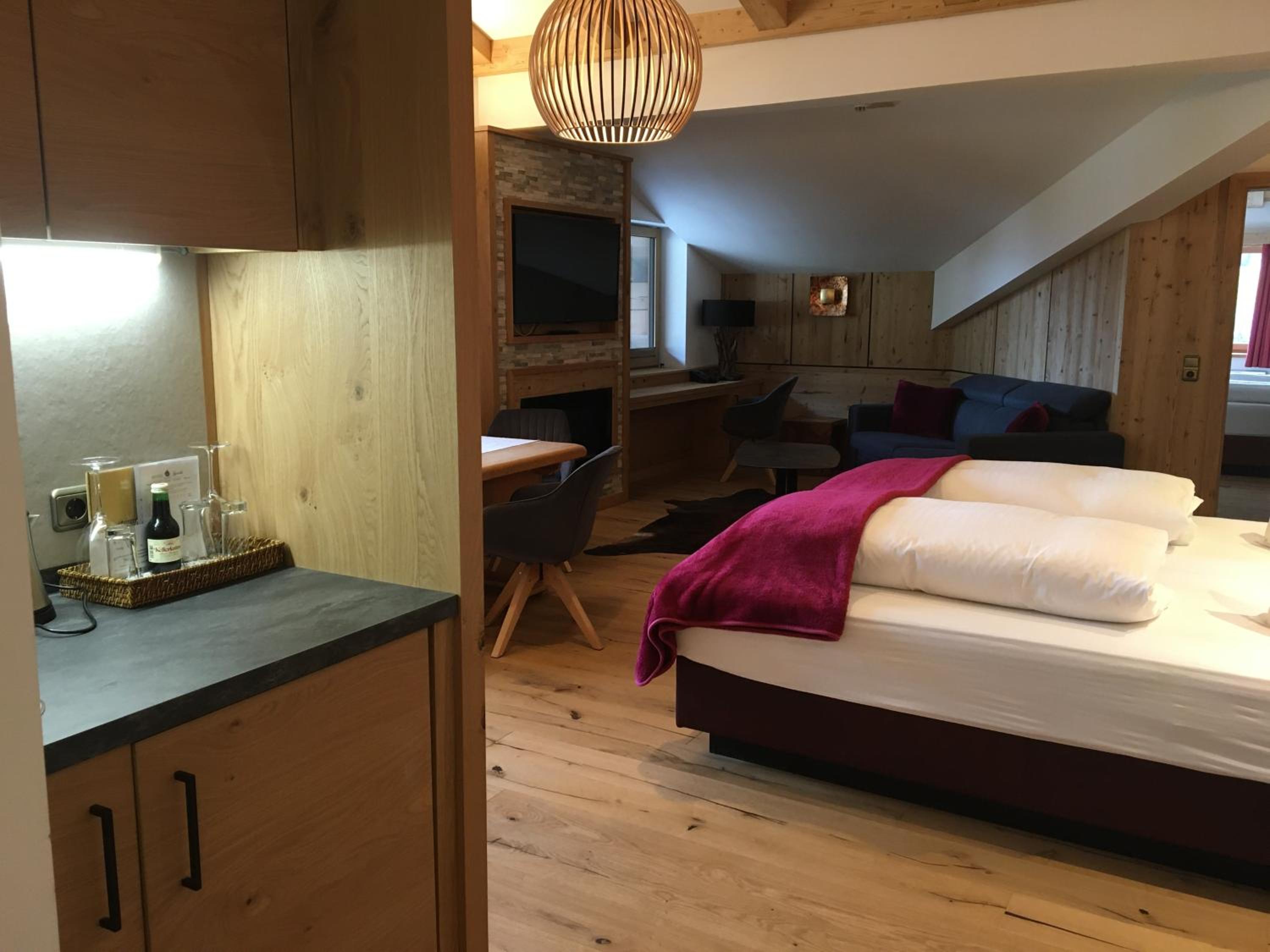 Suite - Photo 51