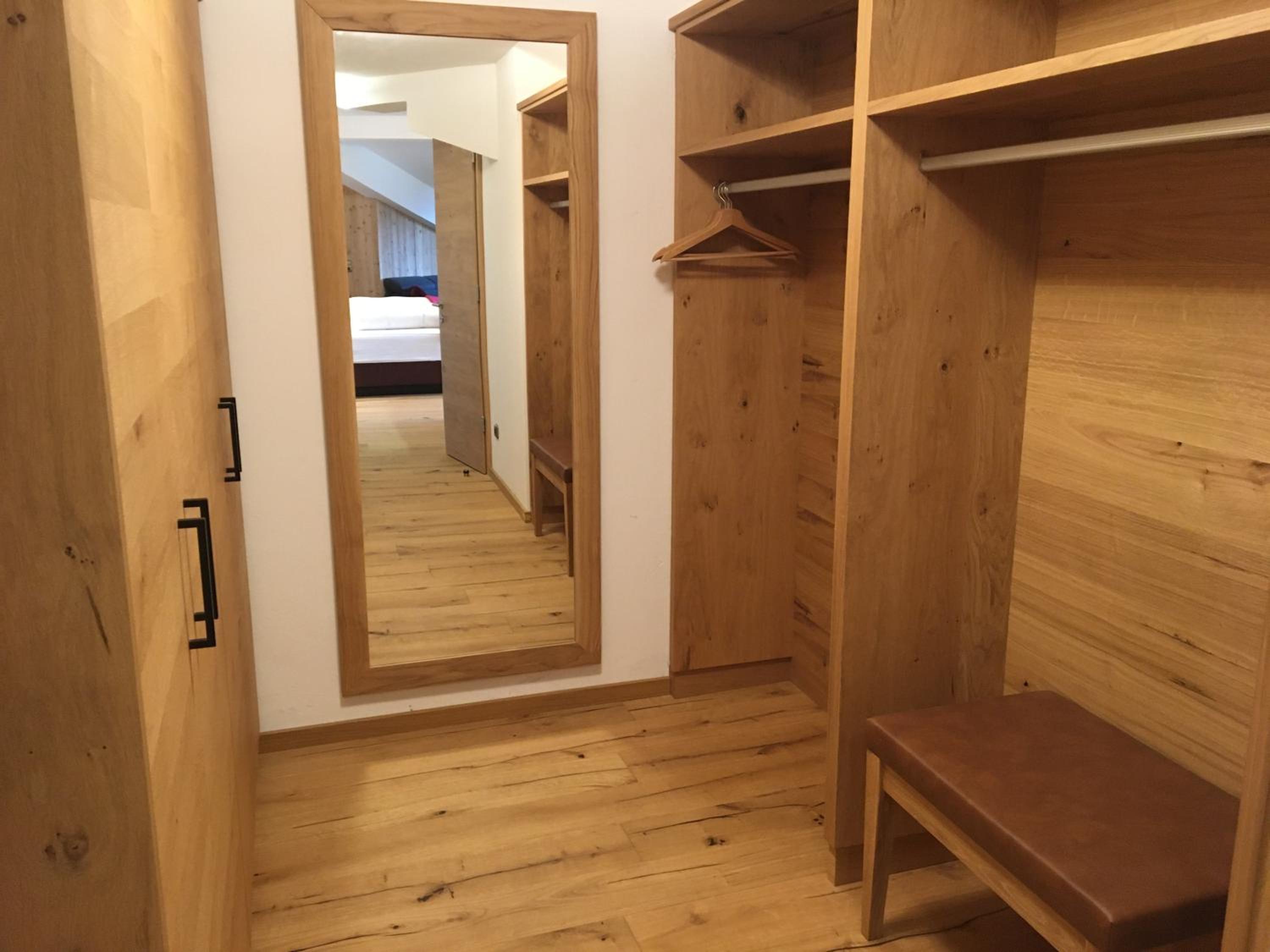 Suite - Photo 52