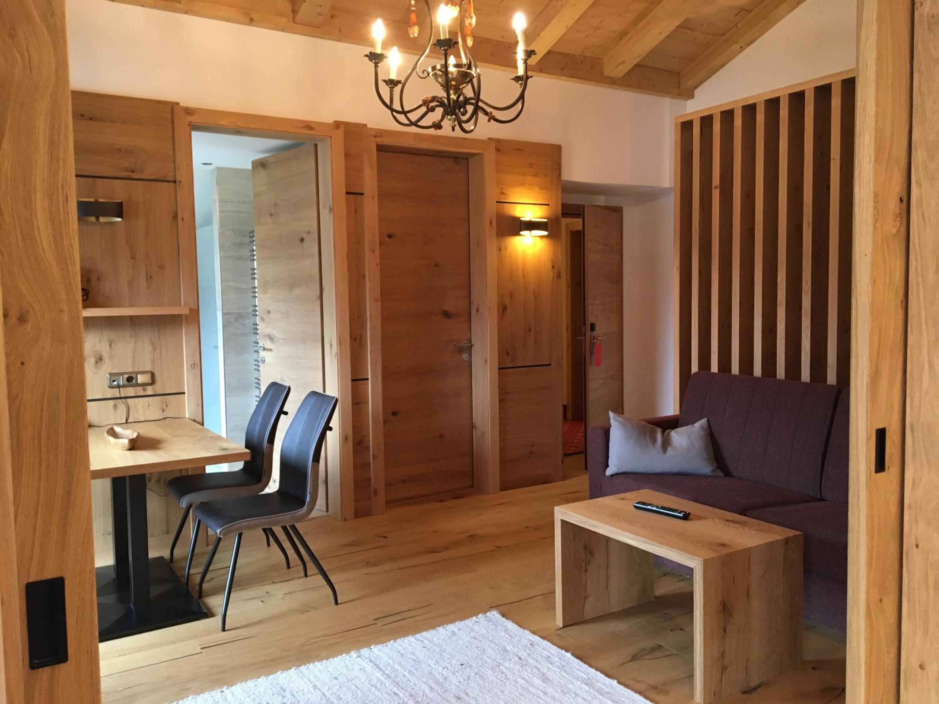 Suite - Photo 53