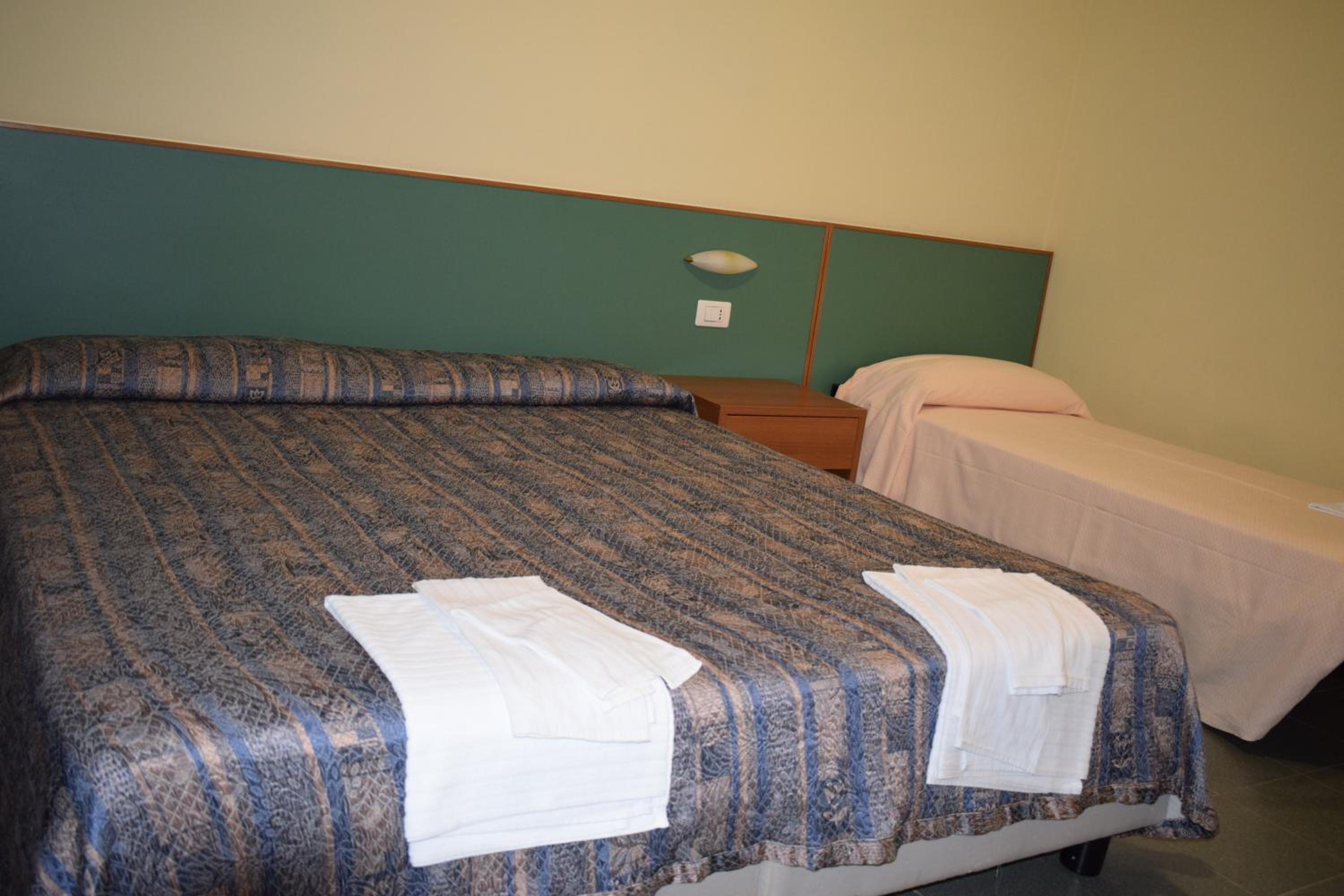 Large Double Room photo 1