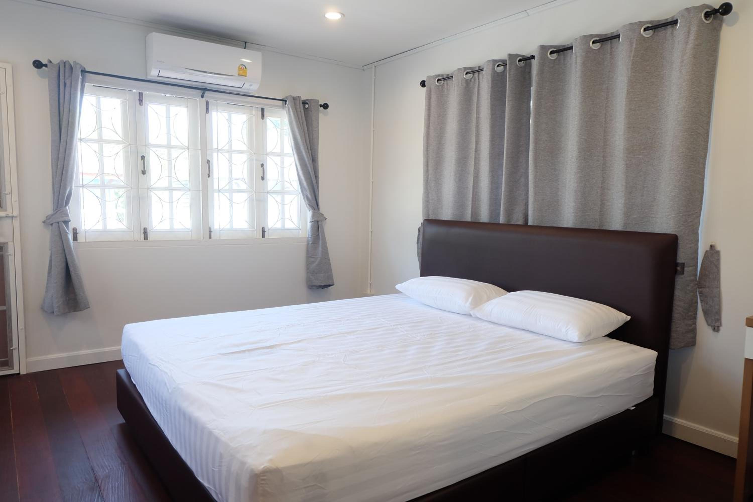 Four-Bedroom House - Photo 27