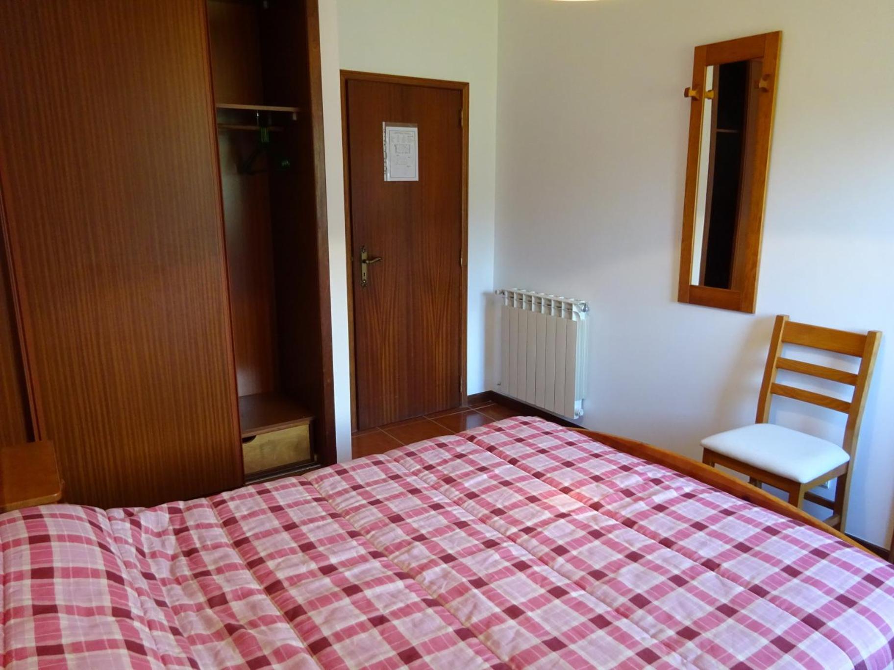 Double Room with Private Bathroom - Photo 20