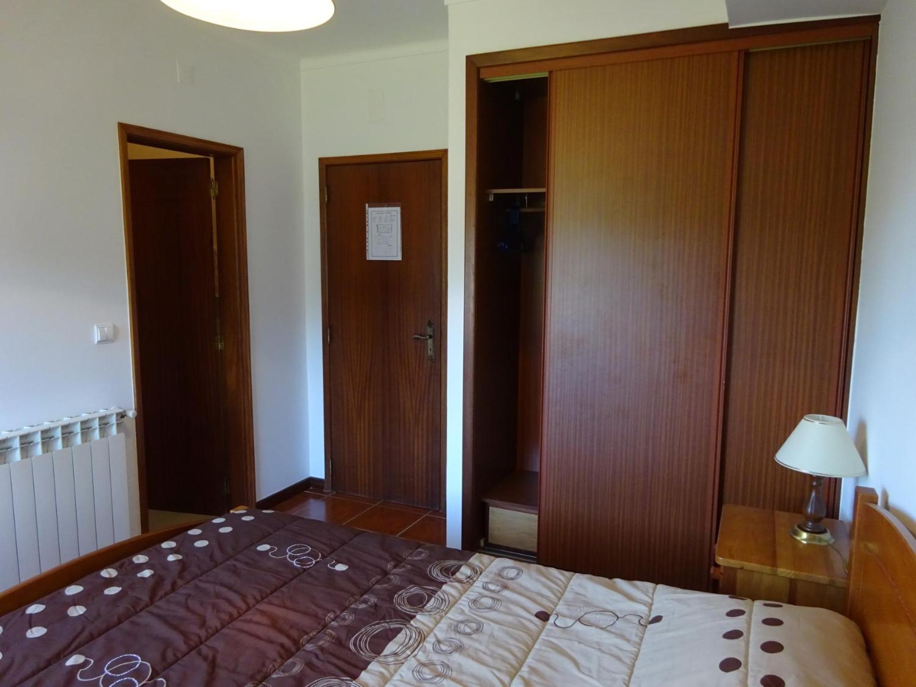 Double Room with Private Bathroom - Photo 21