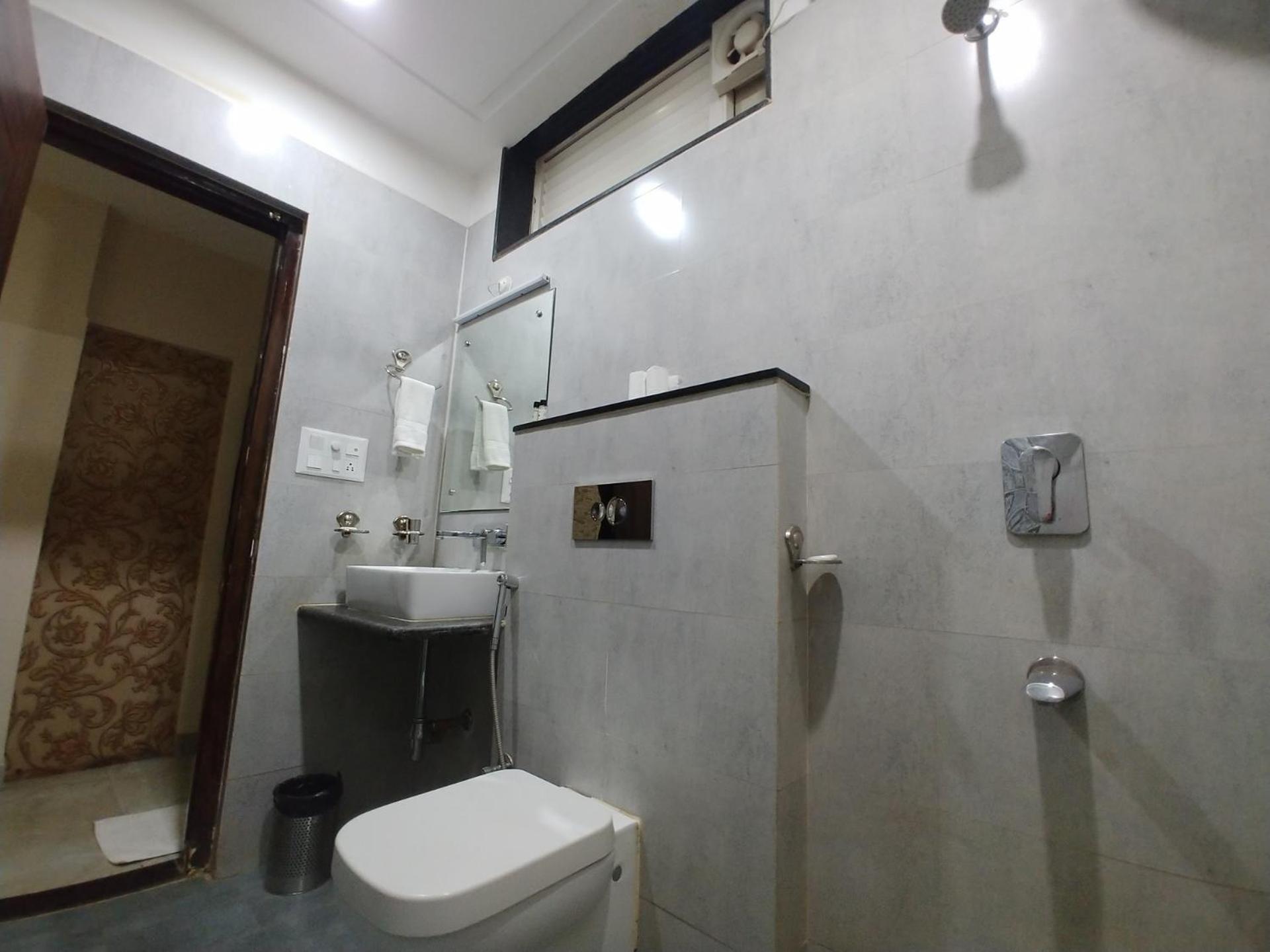 Deluxe Room - Photo 3