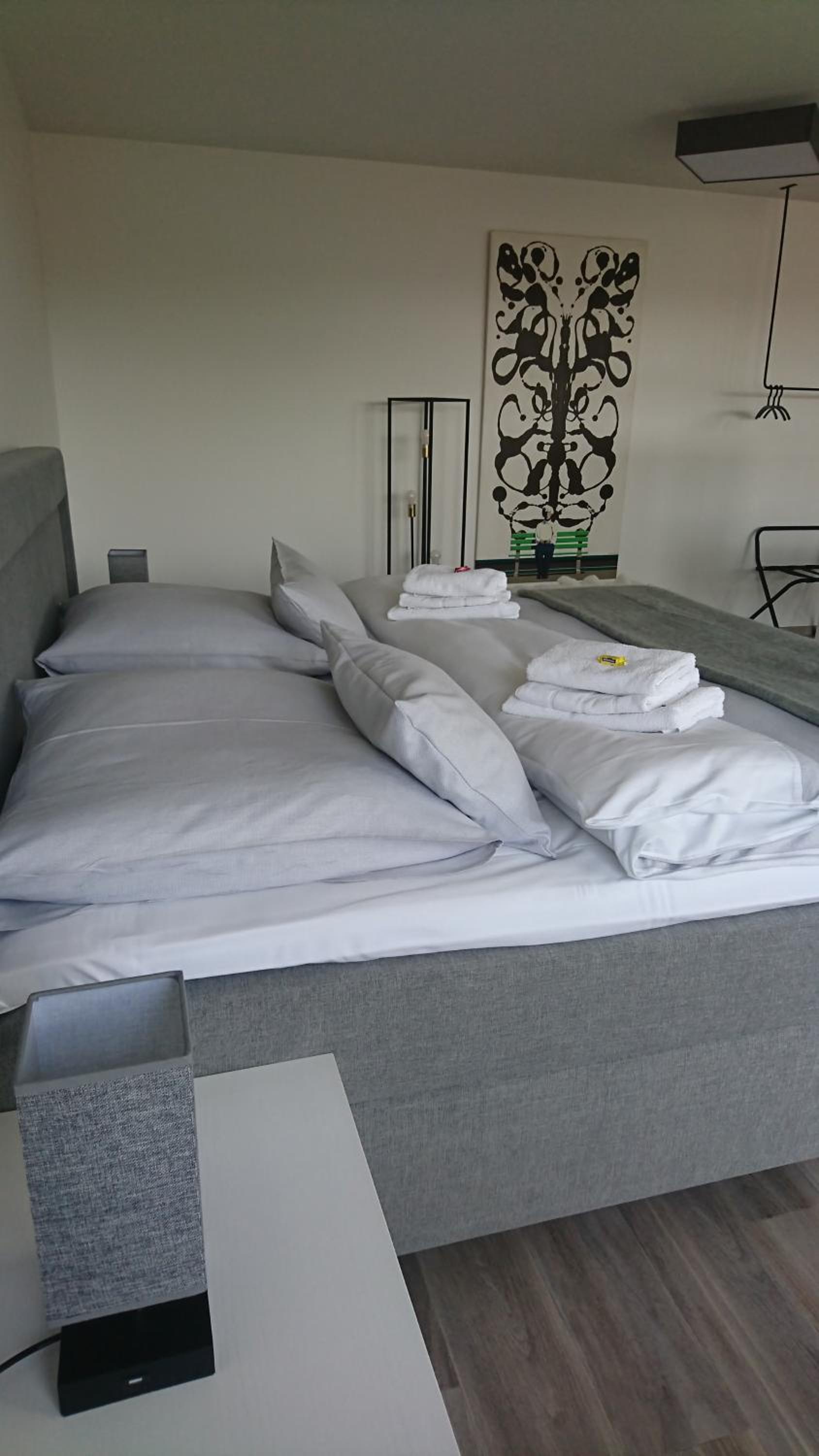 Junior Suite with Balcony - Photo 3