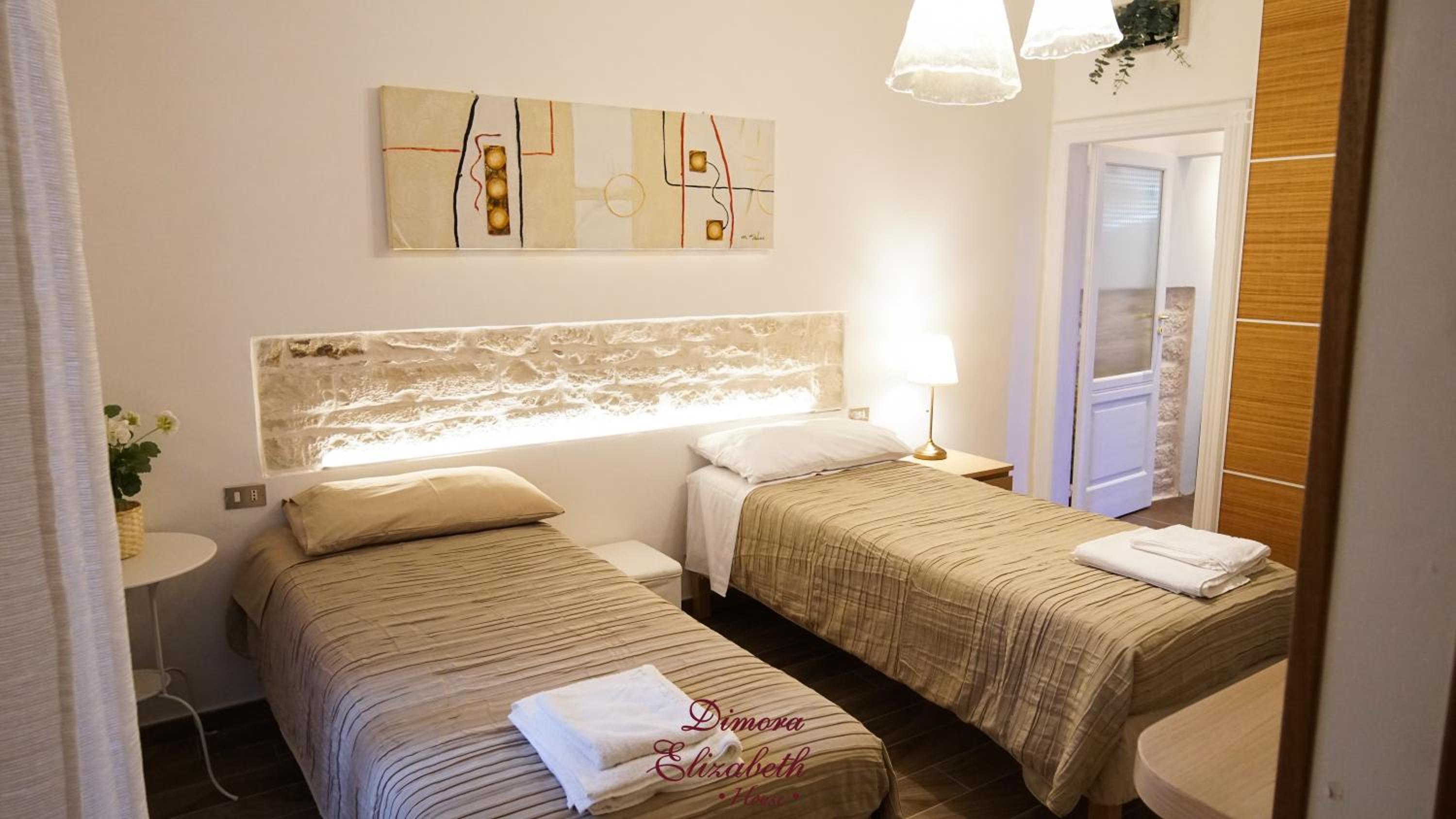 Deluxe Double or Twin Room - Photo 17