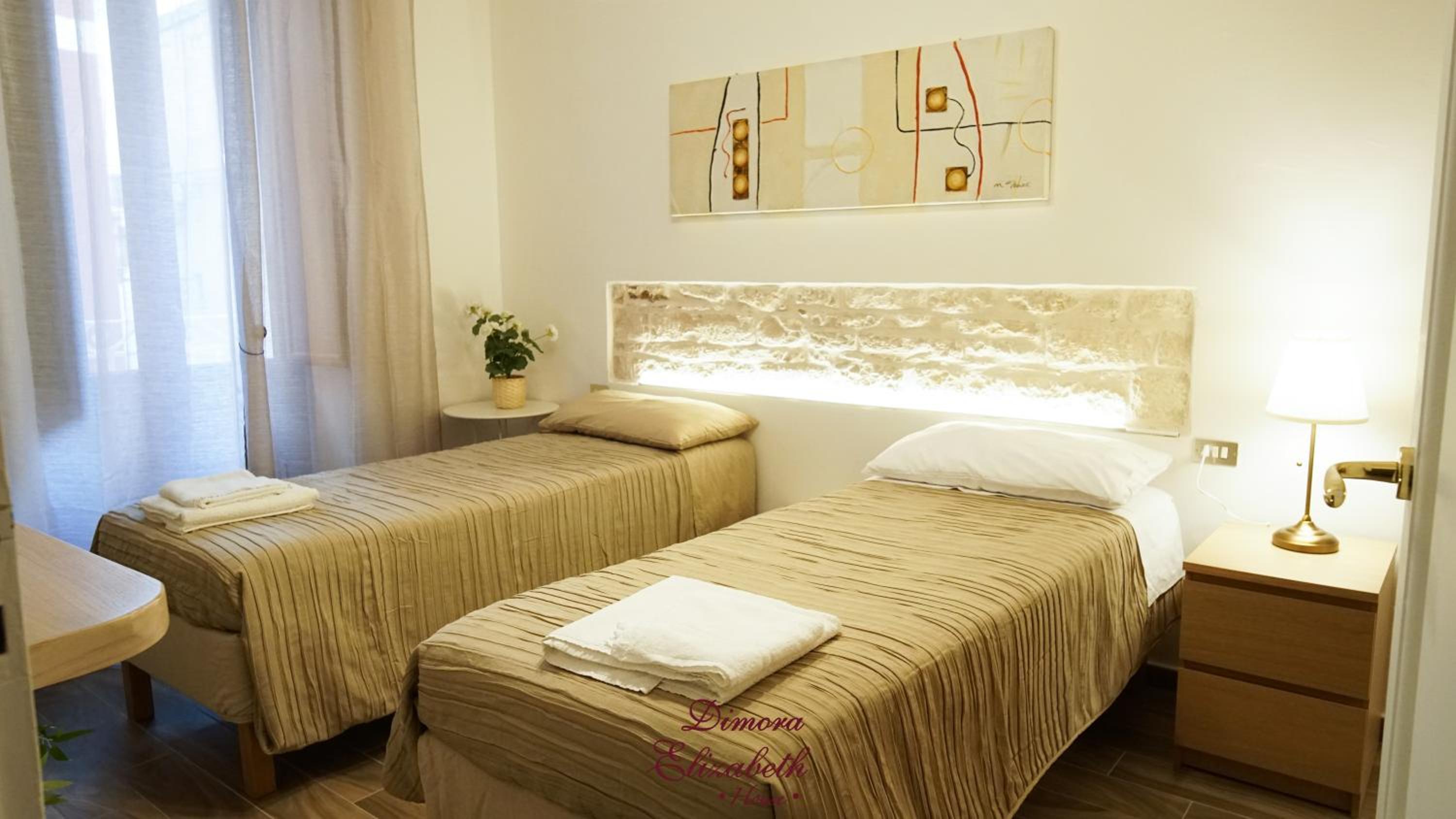 Deluxe Double or Twin Room - Photo 20