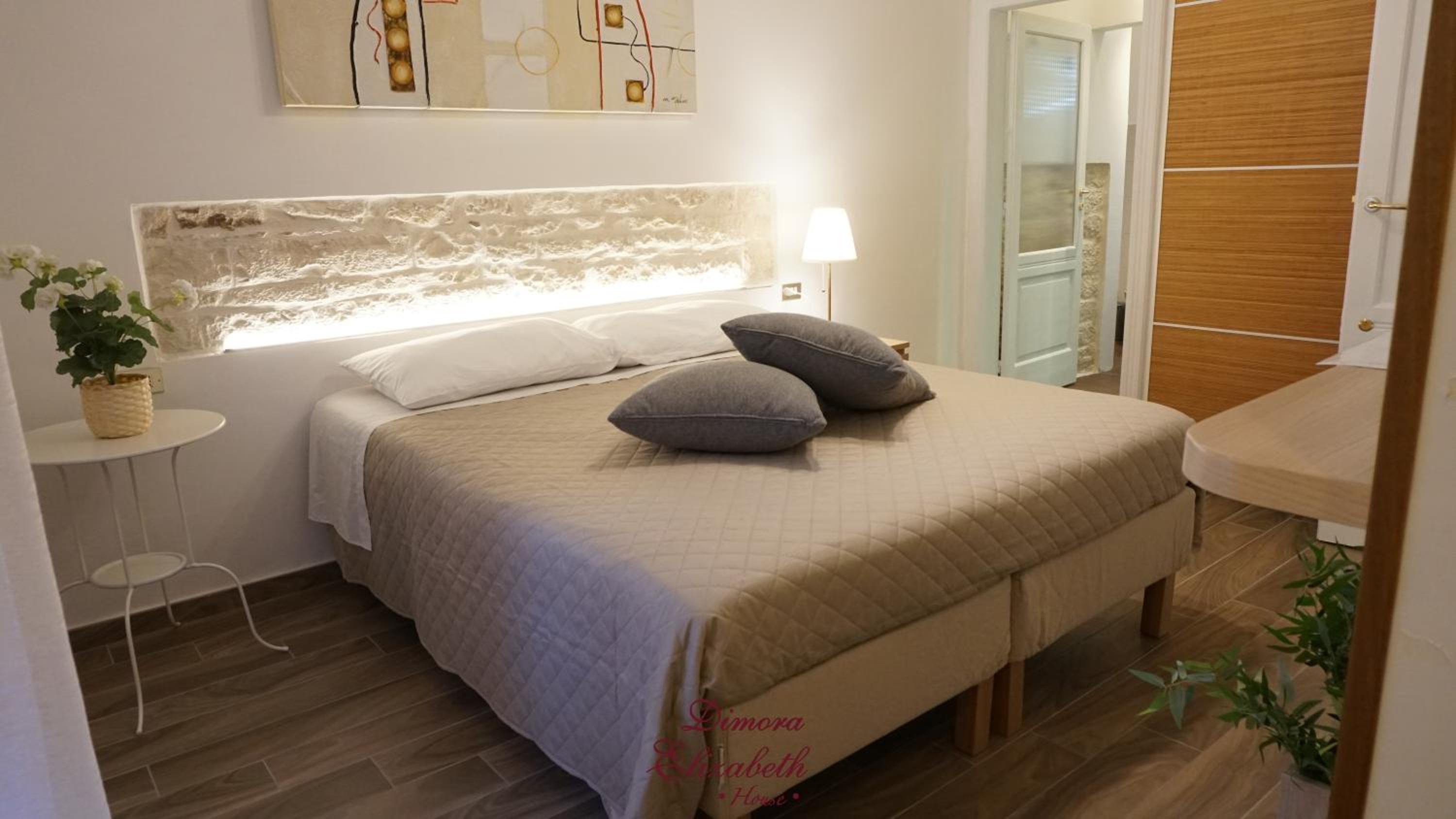 Deluxe Double or Twin Room - Photo 30