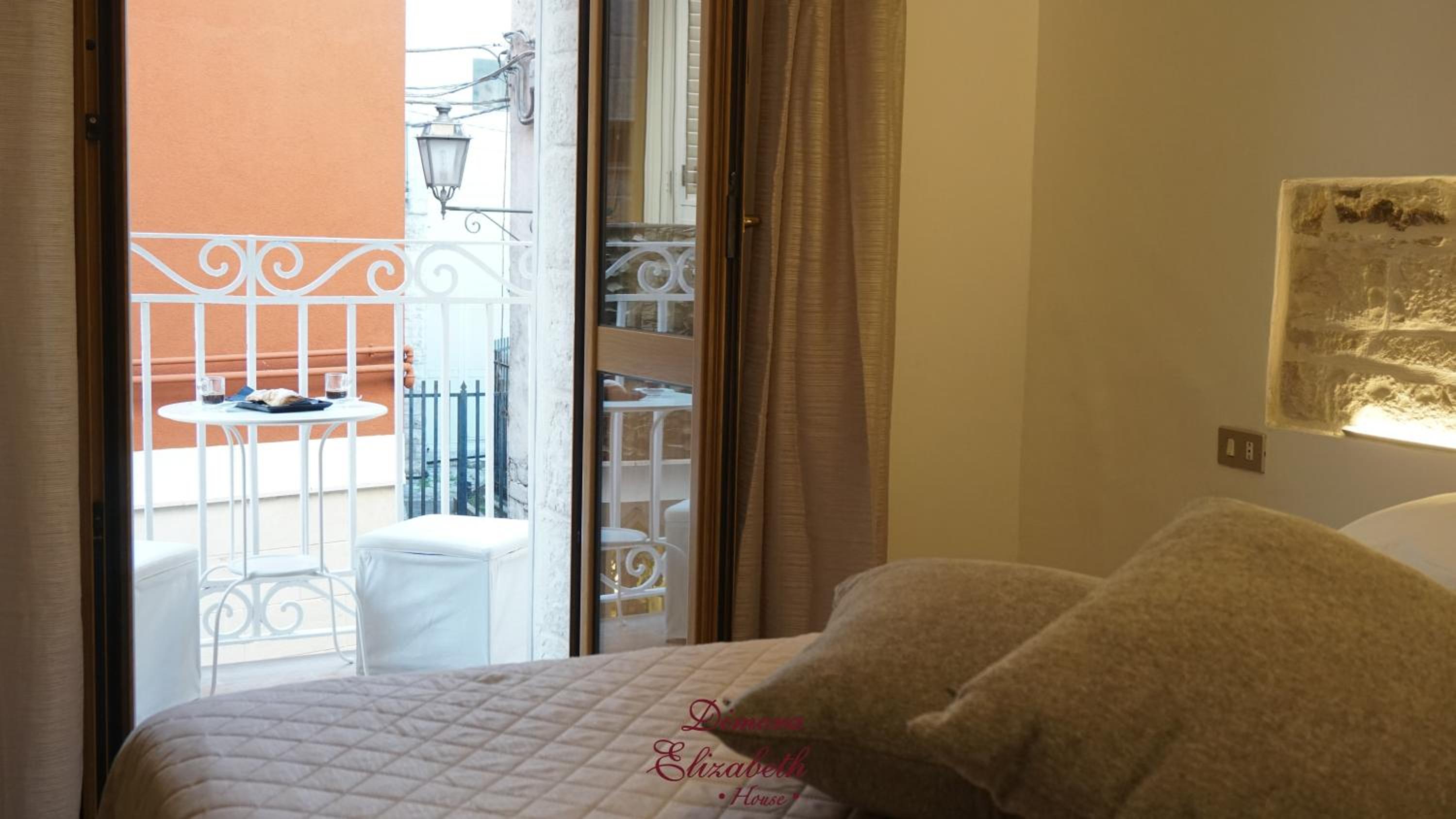 Deluxe Double or Twin Room - Photo 24
