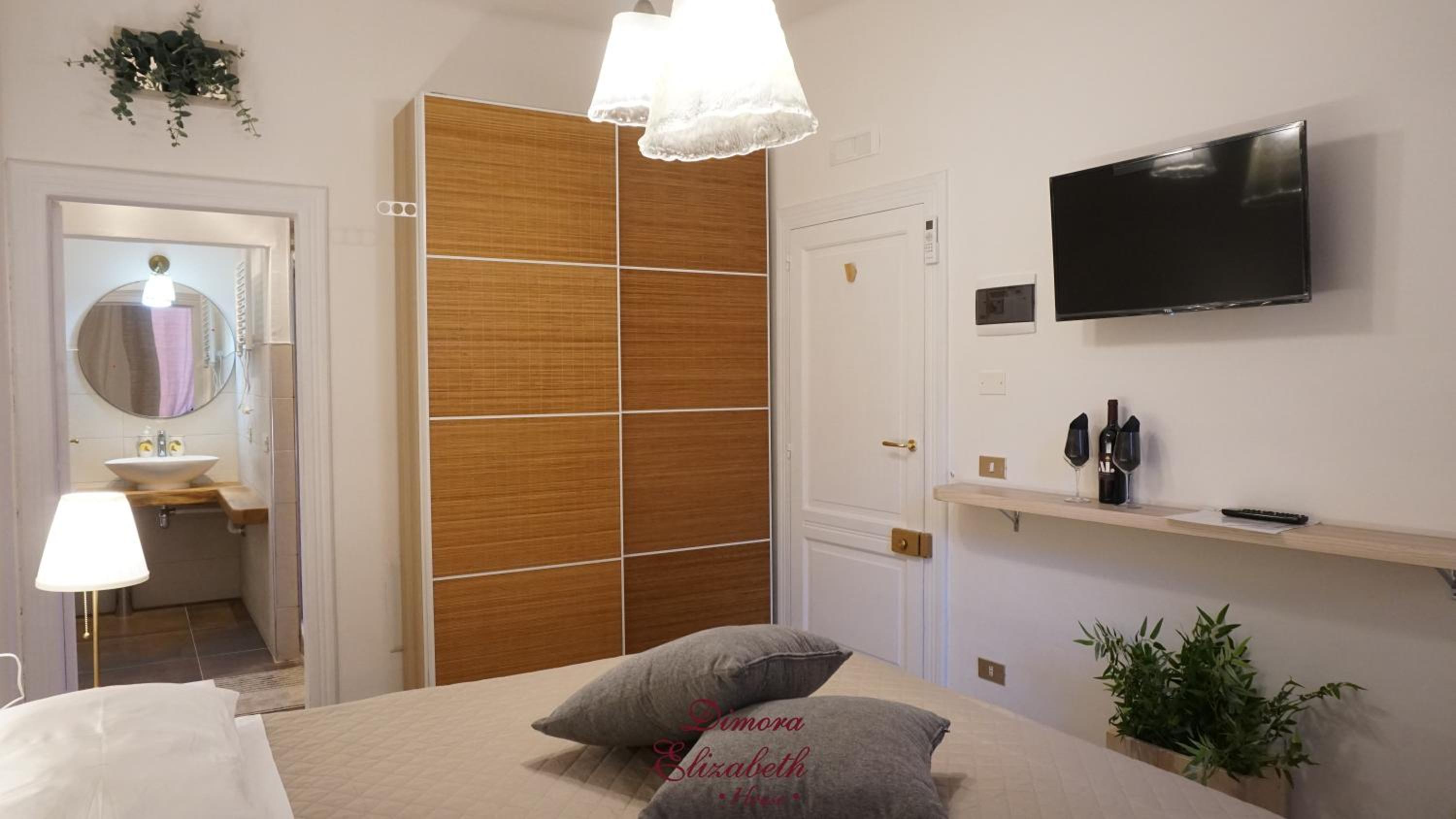 Deluxe Double or Twin Room - Photo 21