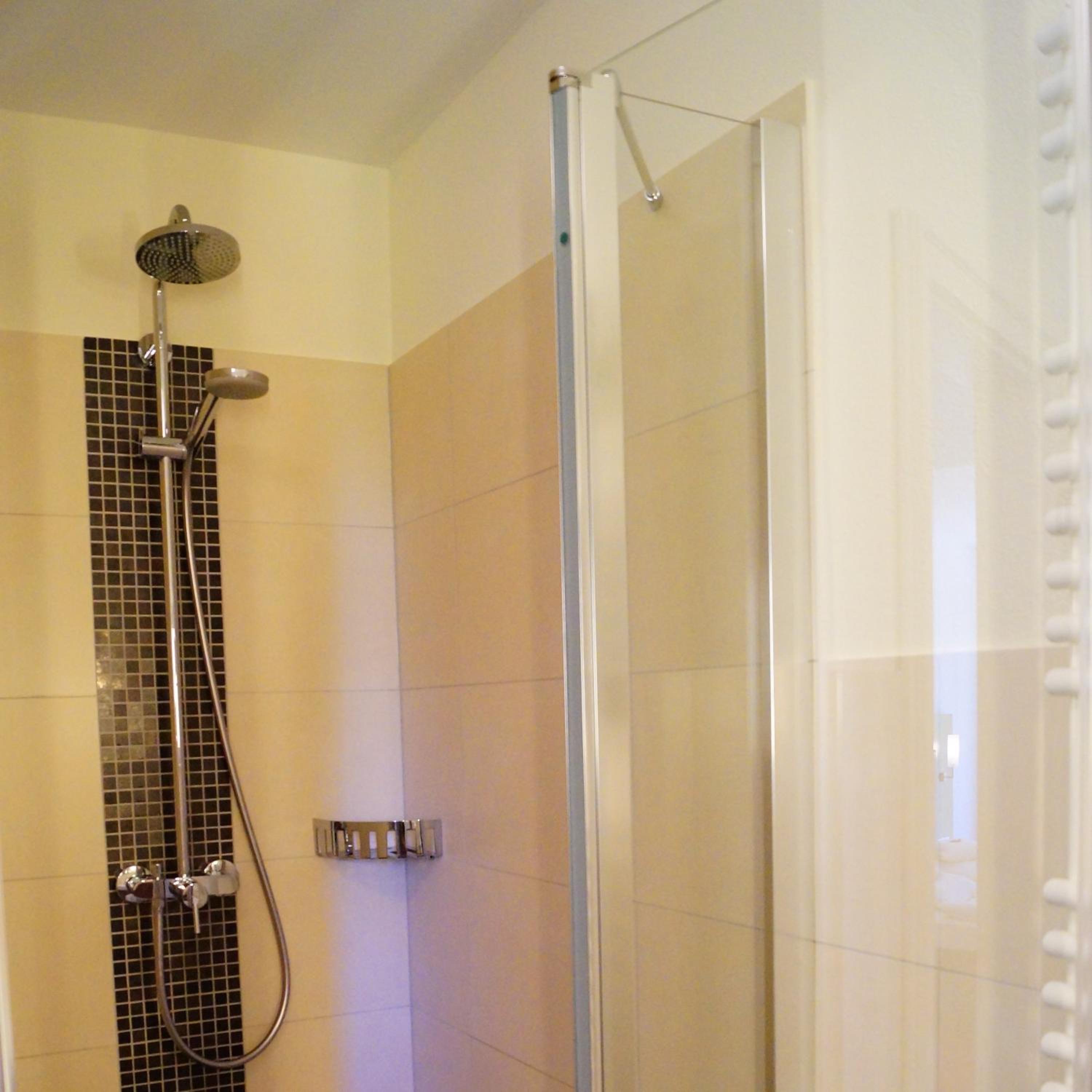 Classic Triple Room - Photo 7