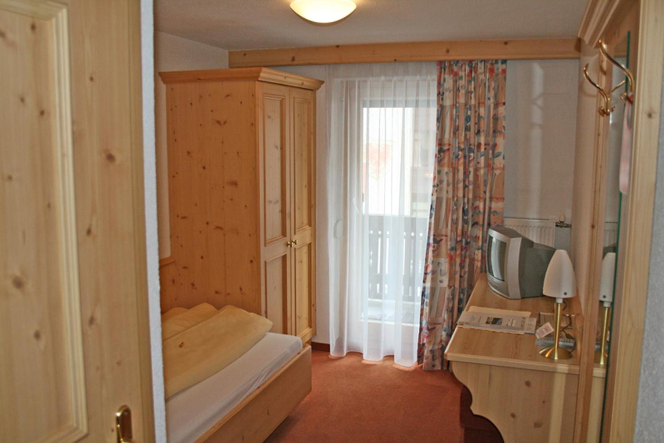 Special Offer - Single Room photo 3