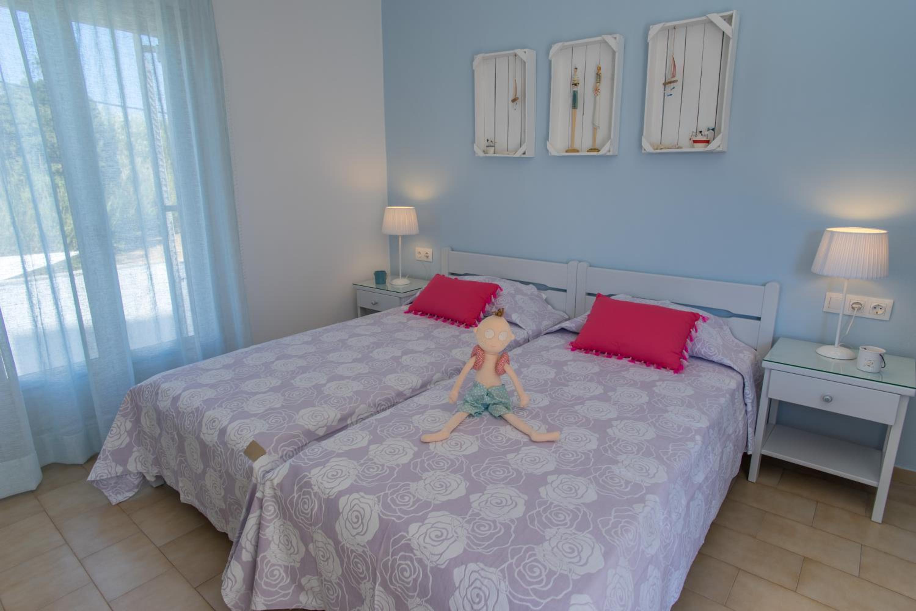 Deluxe Twin Room photo 2