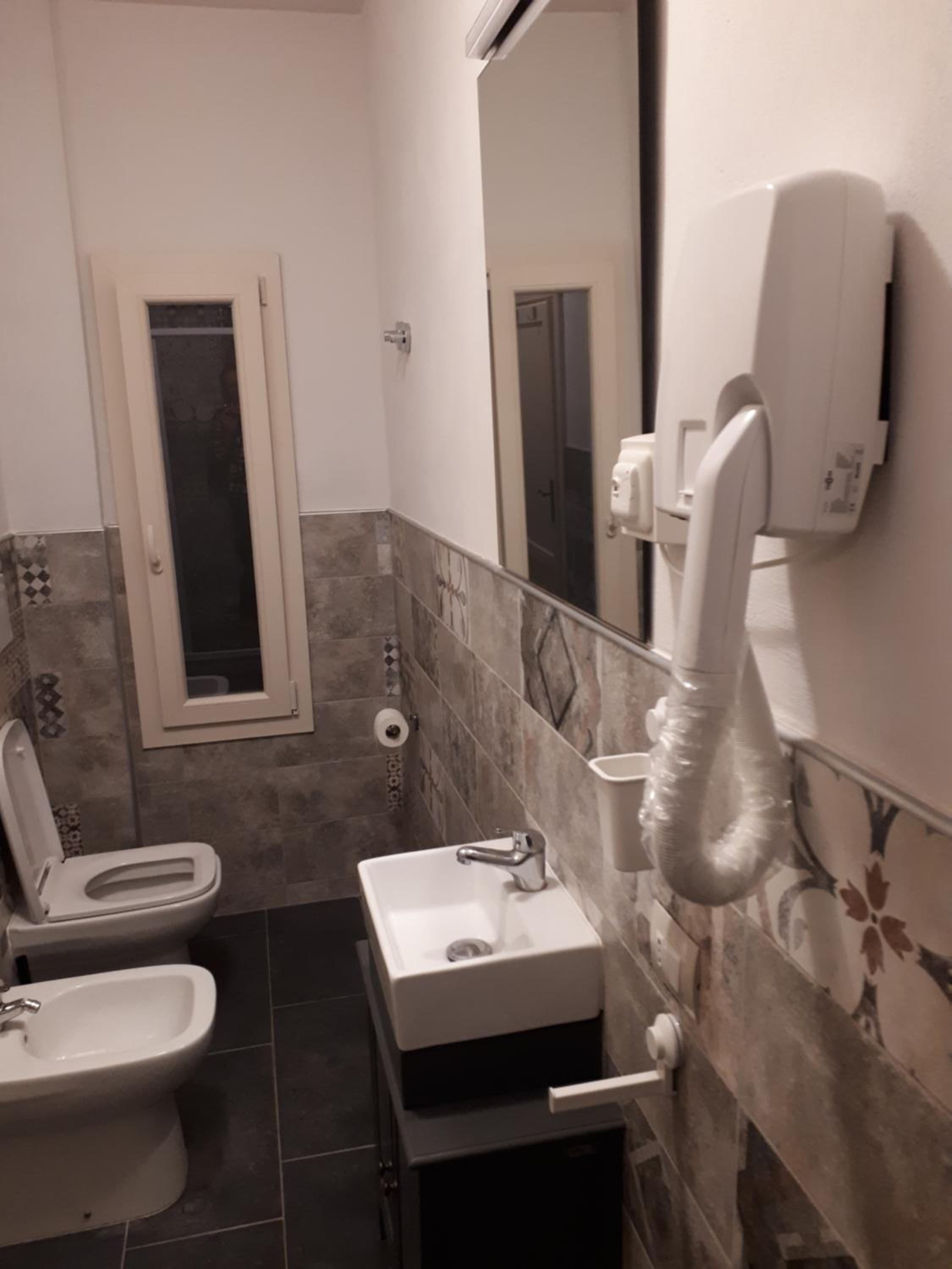 Deluxe Double Room - Photo 10