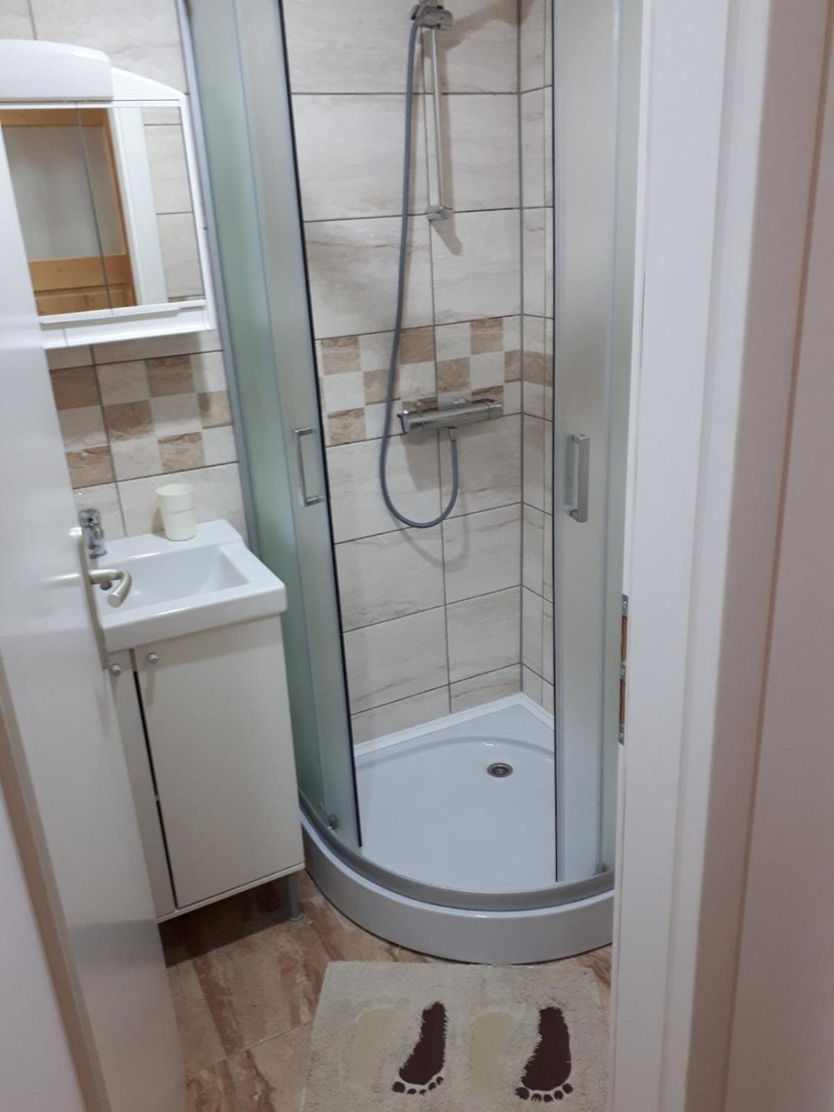 Triple Room with Shared Bathroom photo 3