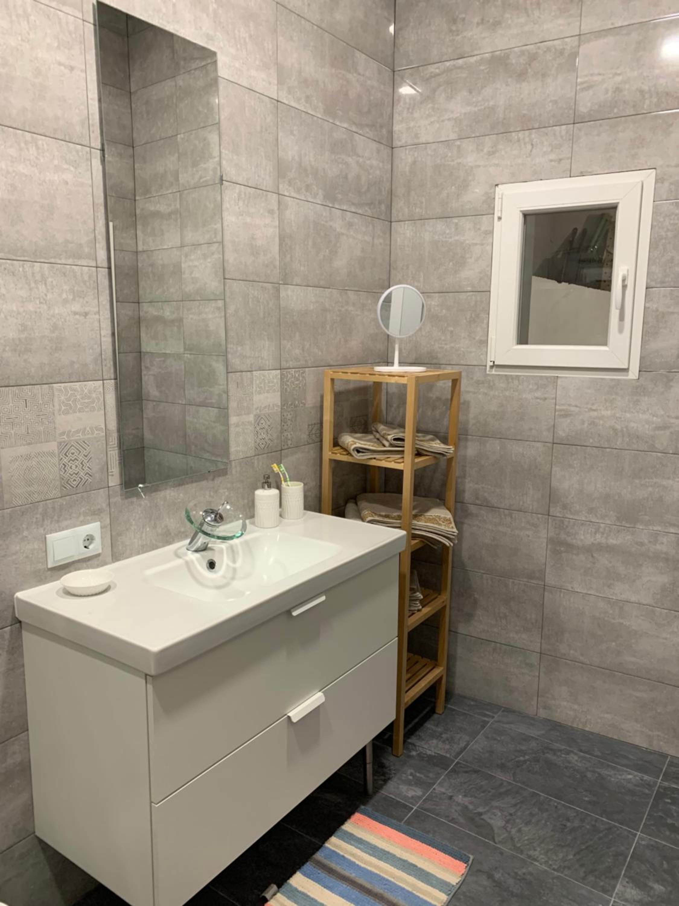 Two-Bedroom Apartment - Photo 19